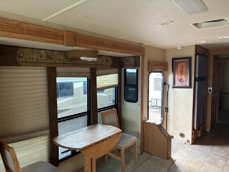 2008 WINNEBAGO ADVENTURER 38J