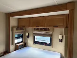 2008 WINNEBAGO ADVENTURER 38J