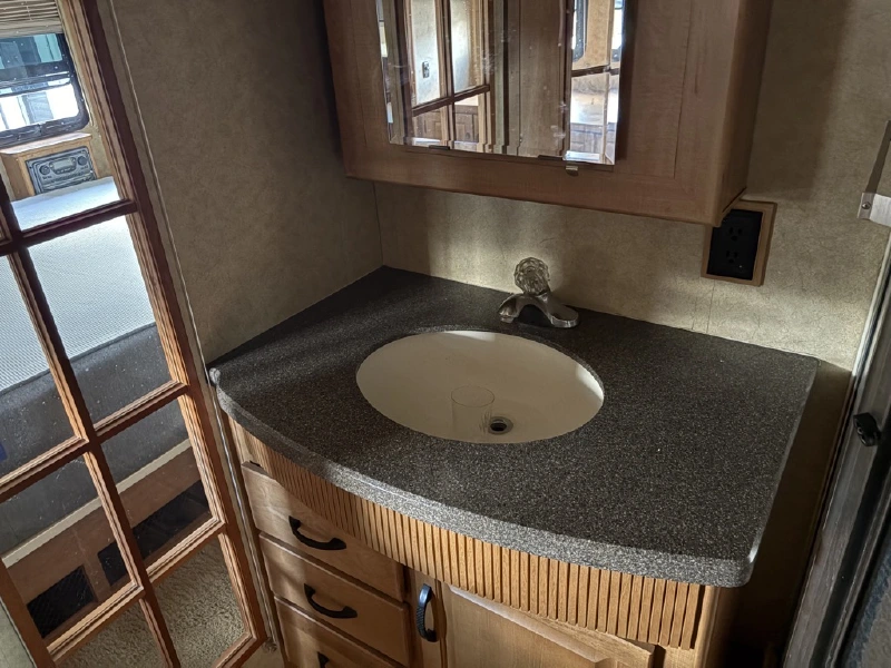 2008 WINNEBAGO ADVENTURER 38J