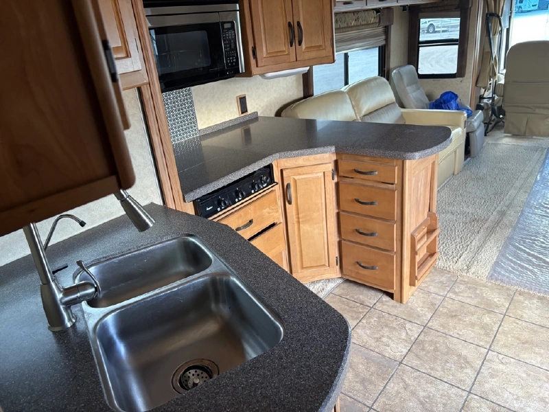 2008 WINNEBAGO ADVENTURER 38J