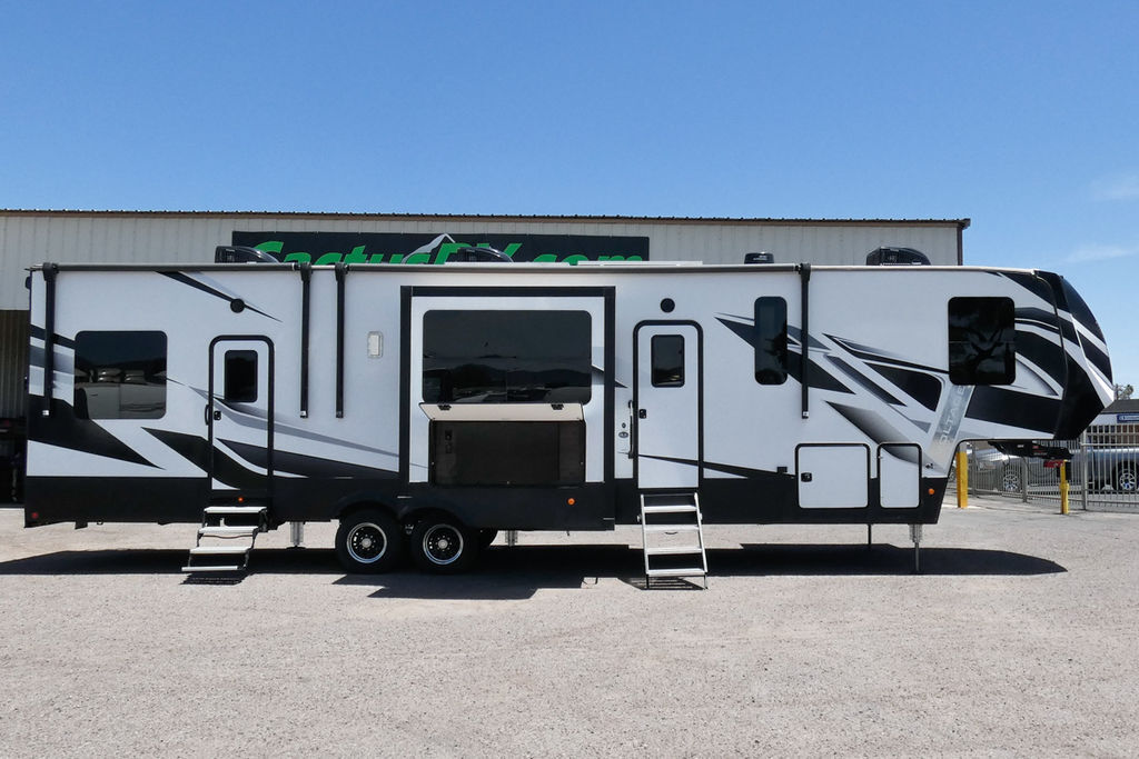 2022 Dutchmen RV voltage 3845