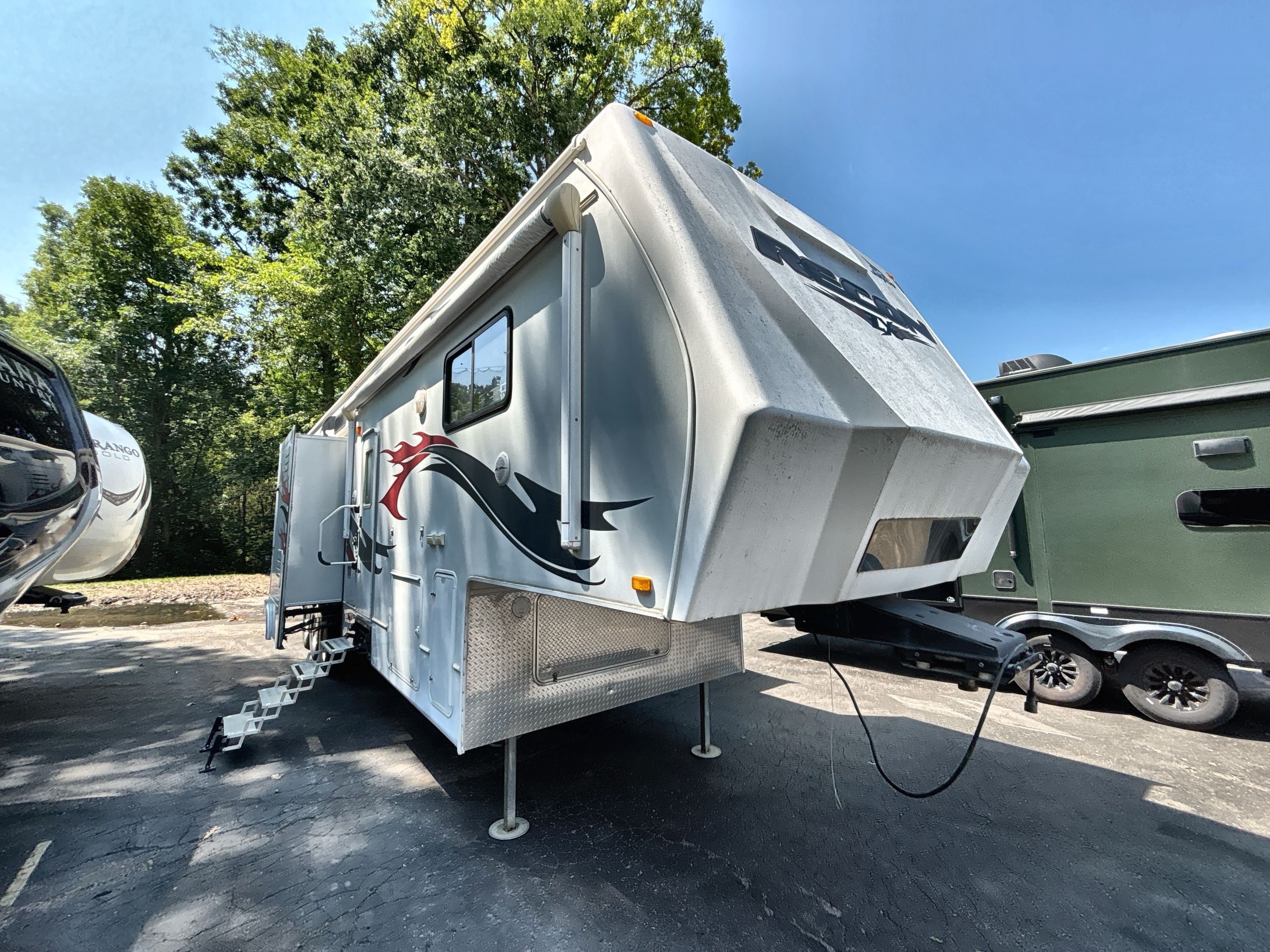 キャンパー 2000-2009 Jayco Recon Toy Haulers For Sale - RV Trader