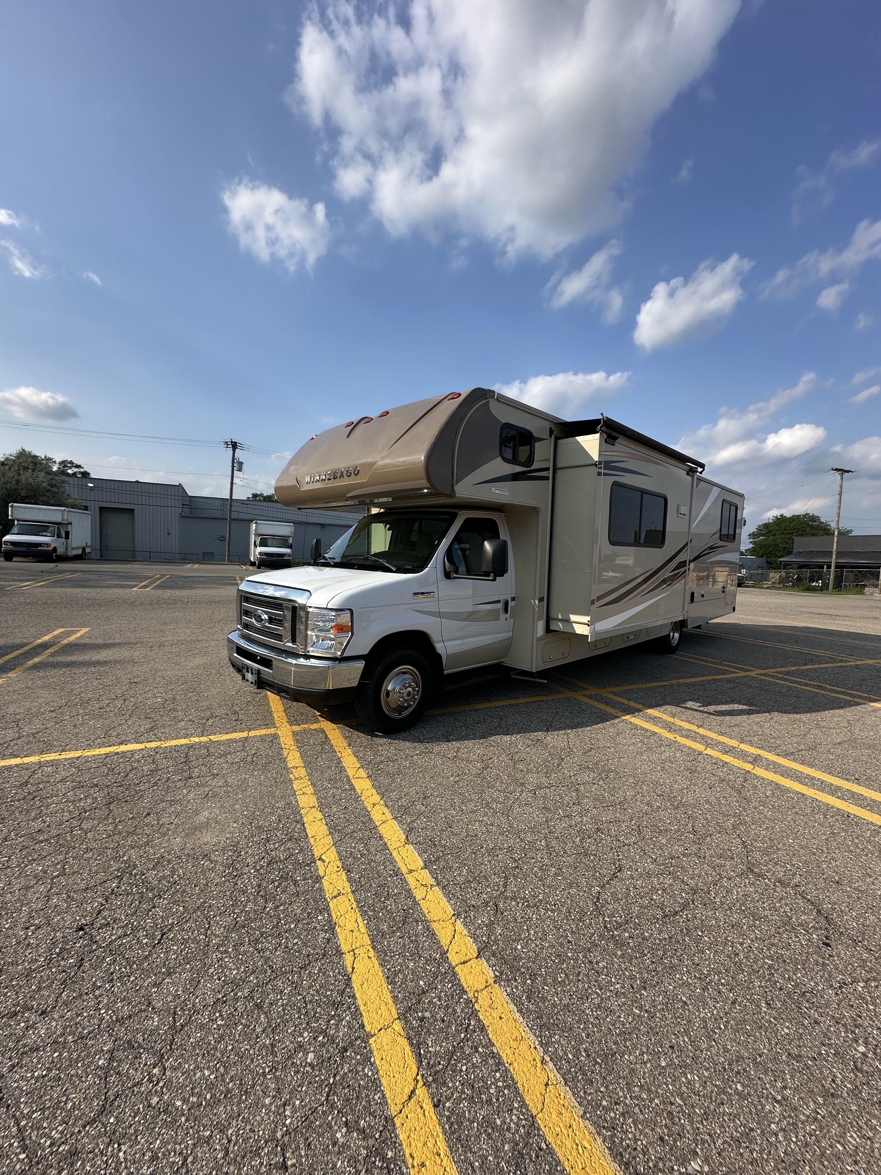 2017 Winnebago Minnie Winnie 31D in livonia MI
