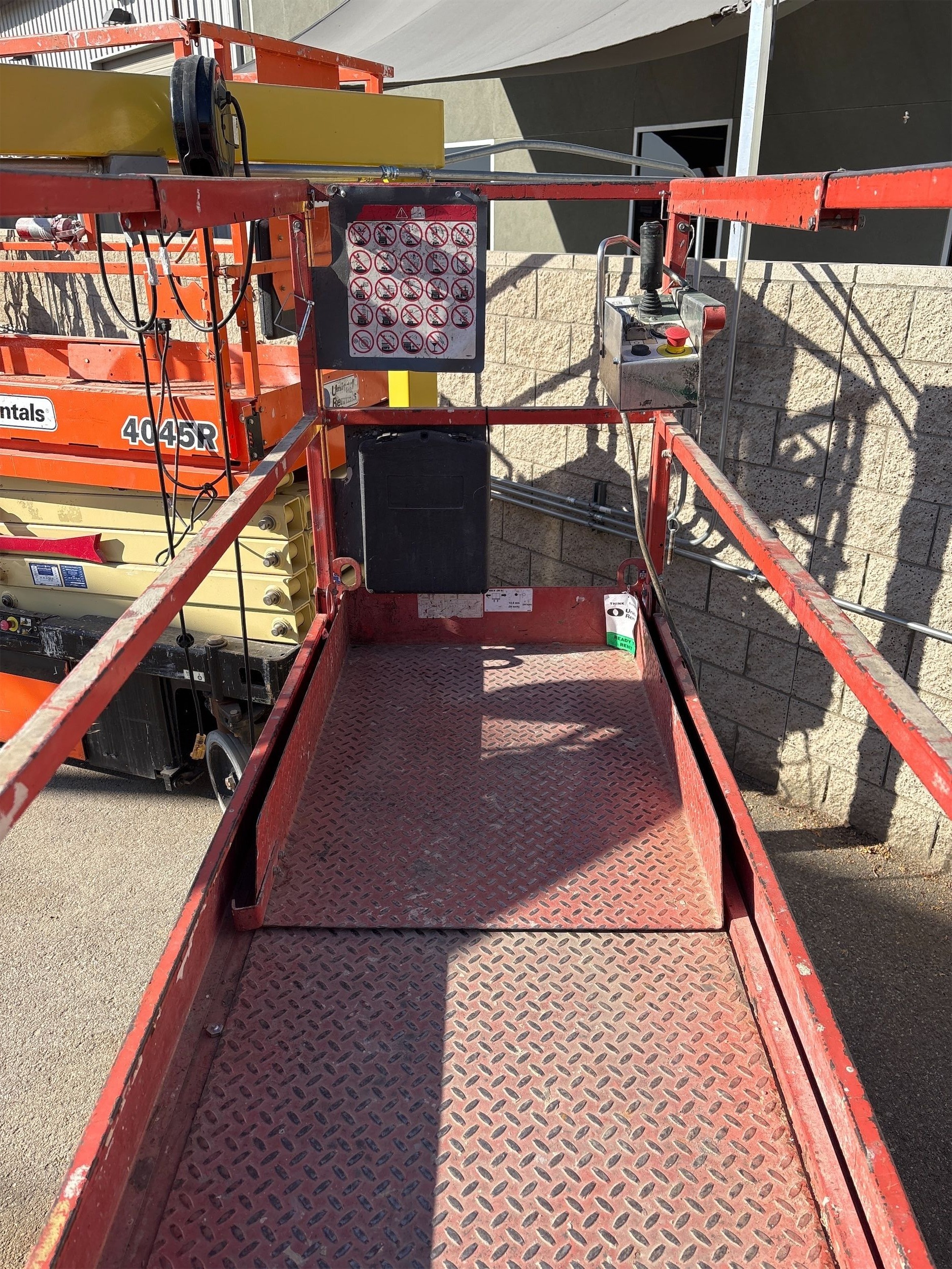 2016 SKYJACK SJIII3226 Scissor Lift in Bakersfield, CA
