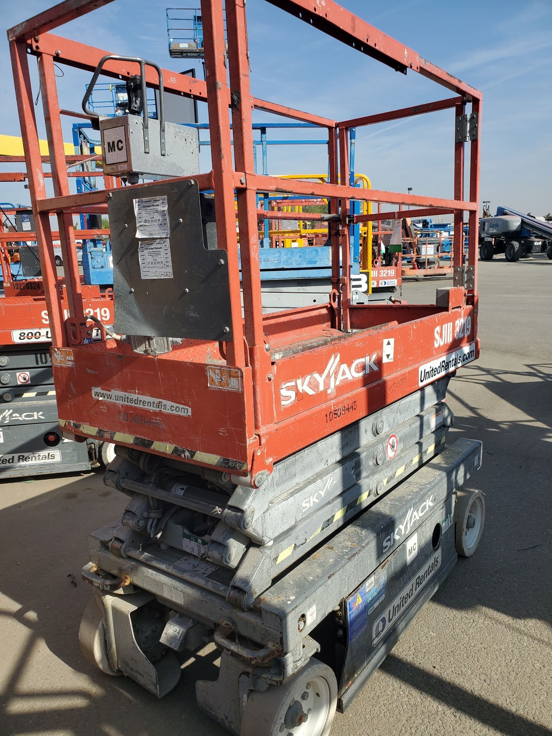 2016 SKYJACK SJIII3219 Scissor Lift in Bakersfield, CA