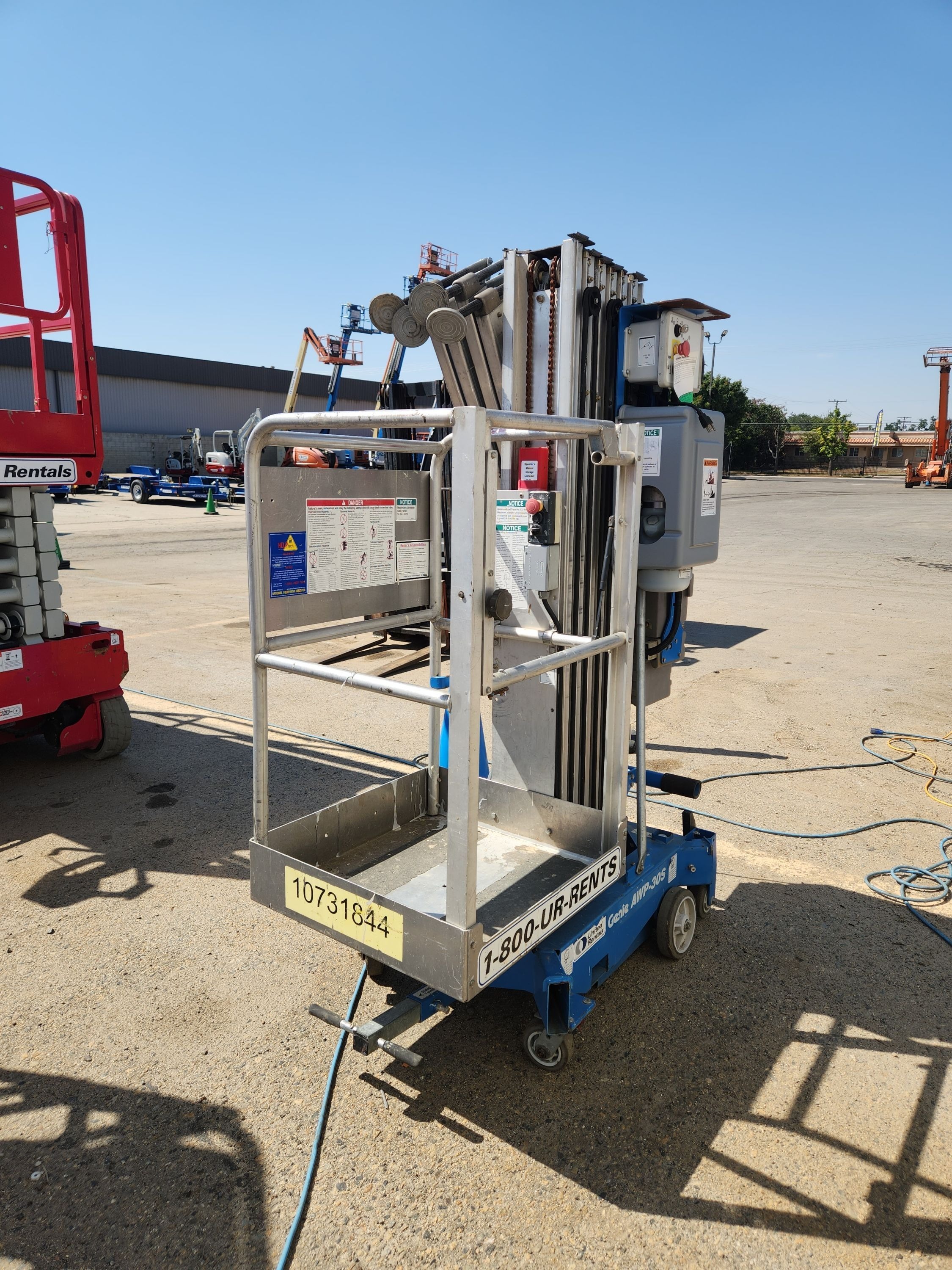 2018 GENIE AWP-30SDC Pusharound Lift in Bakersfield, CA
