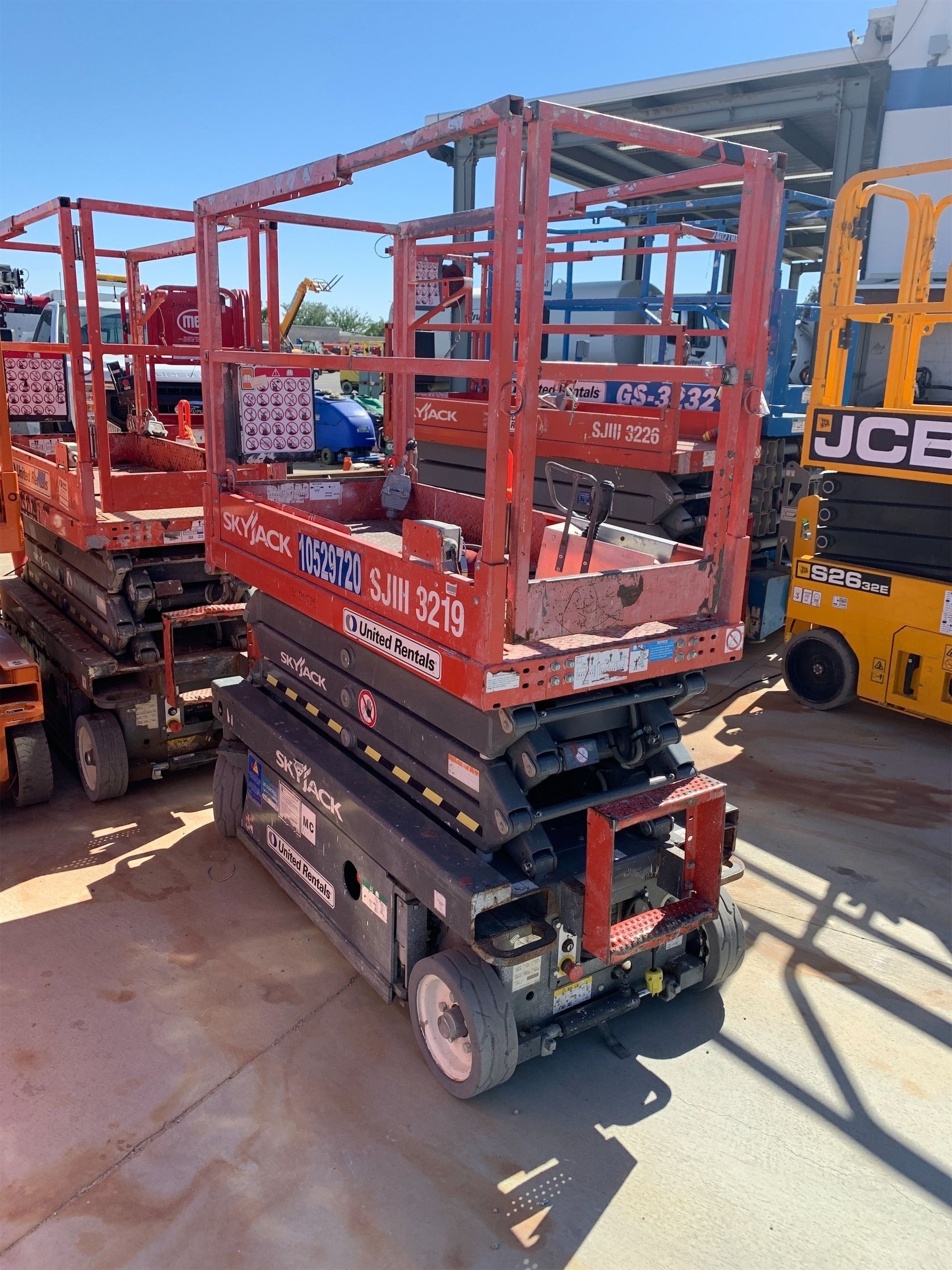 2016 SKYJACK SJIII3219 Scissor Lift in Bakersfield, CA