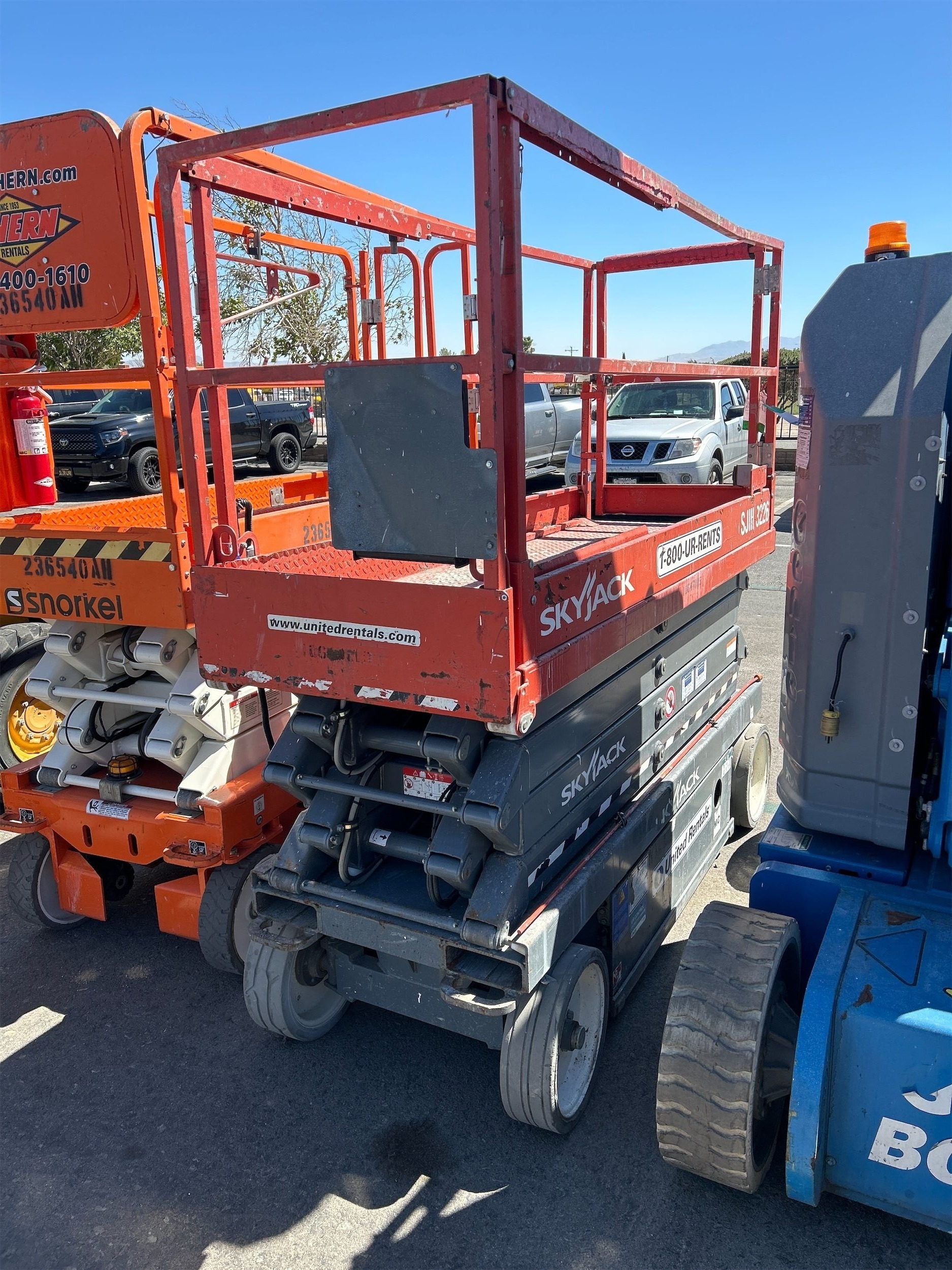 2017 SKYJACK SJIII3226 Scissor Lift in Bakersfield, CA