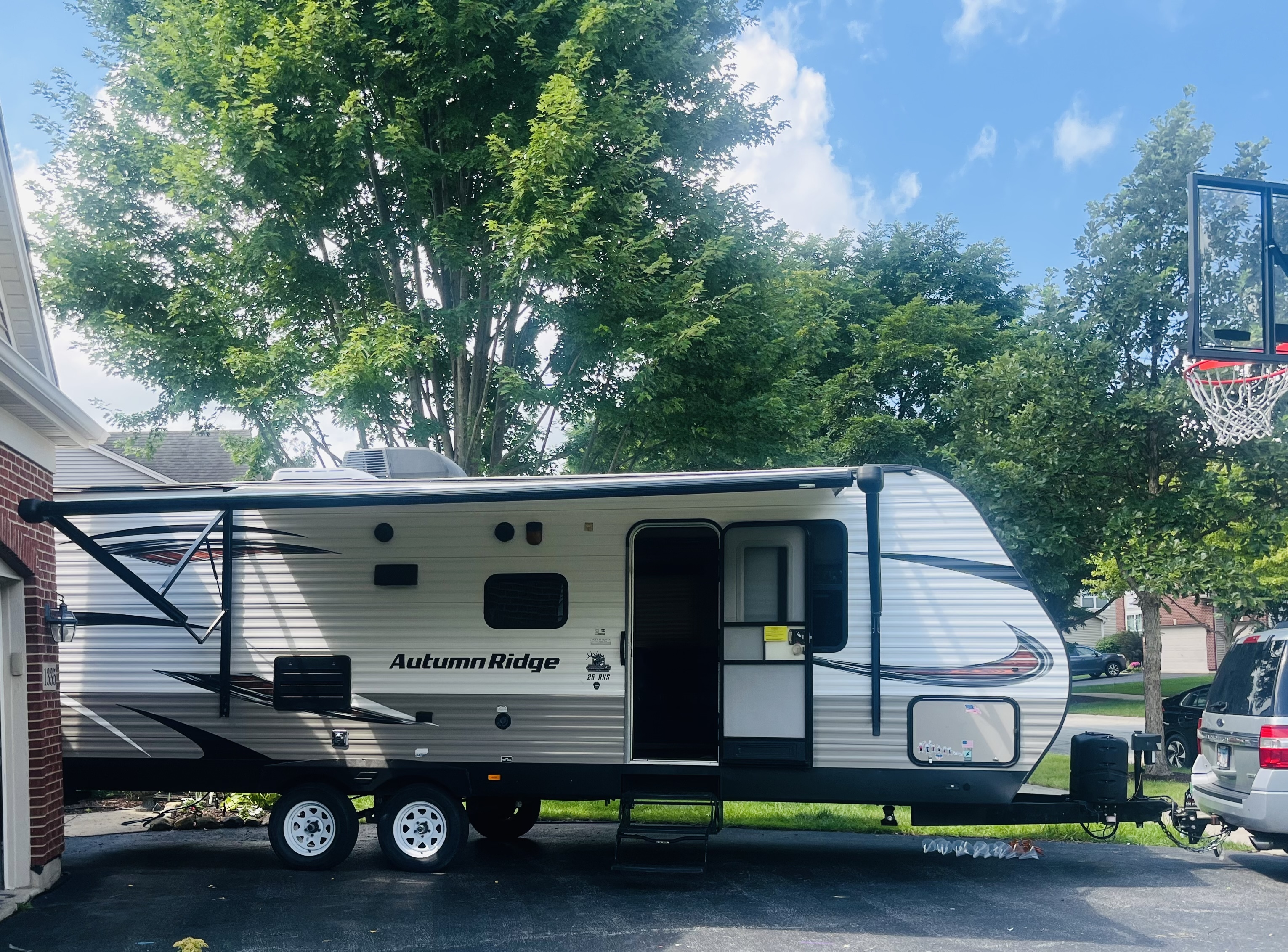 remilla R8-3409　2018Autumn/Winter　2nd Starcraft Autumn Ridge Outfitter 23RLS Travel Trailers For