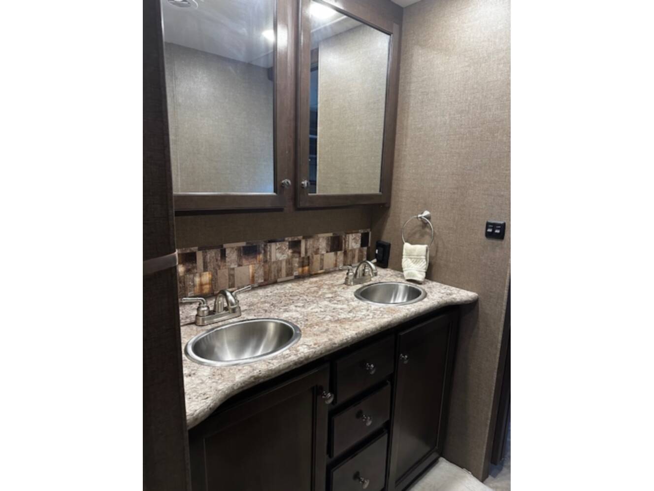 A photo of this 2018 Thor Motor Coach Windsport 34P