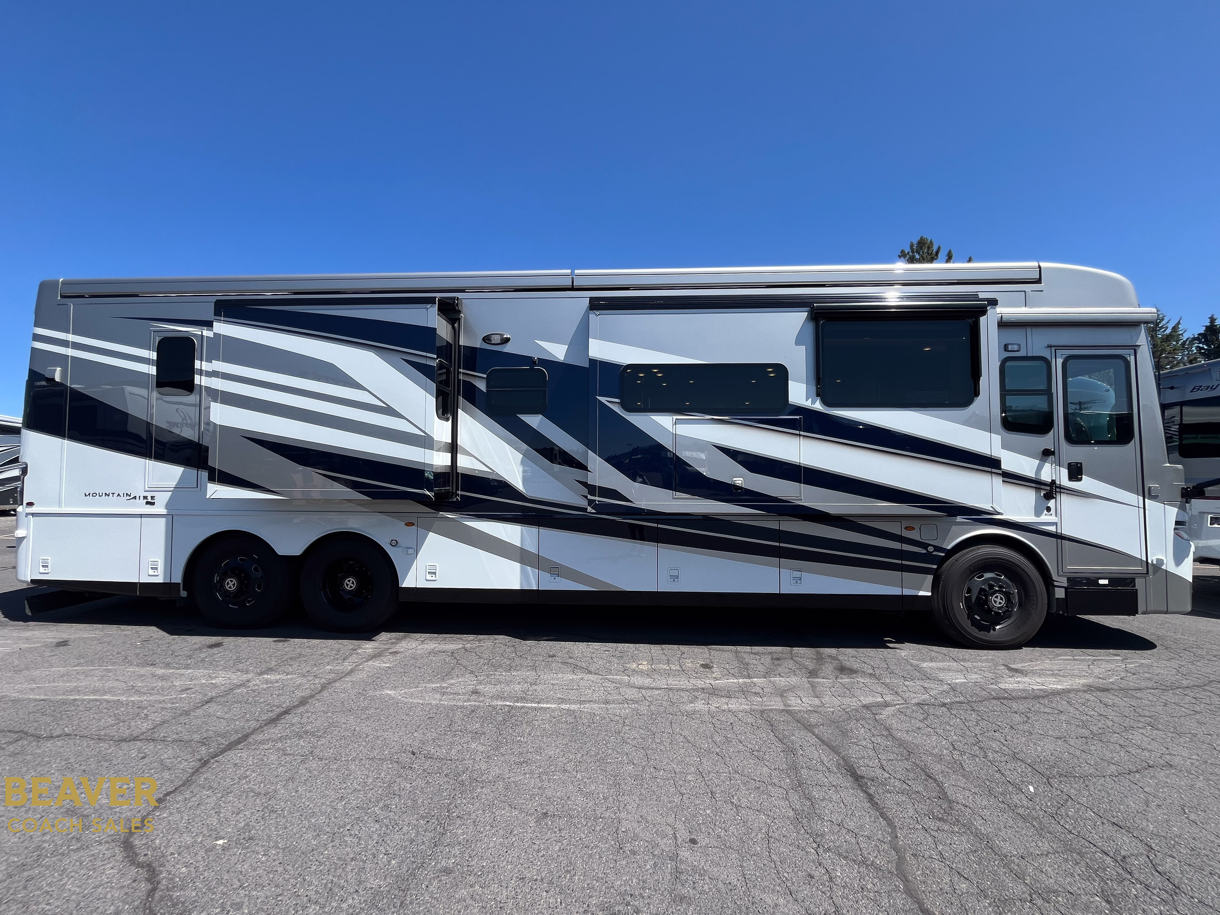 2026 Newmar mountain aire 4118