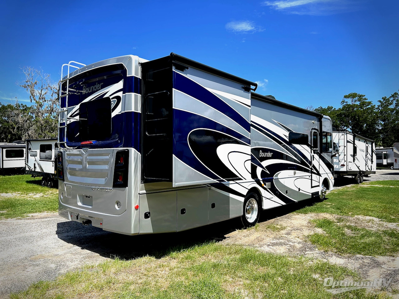 2022 Fleetwood bounder 33c