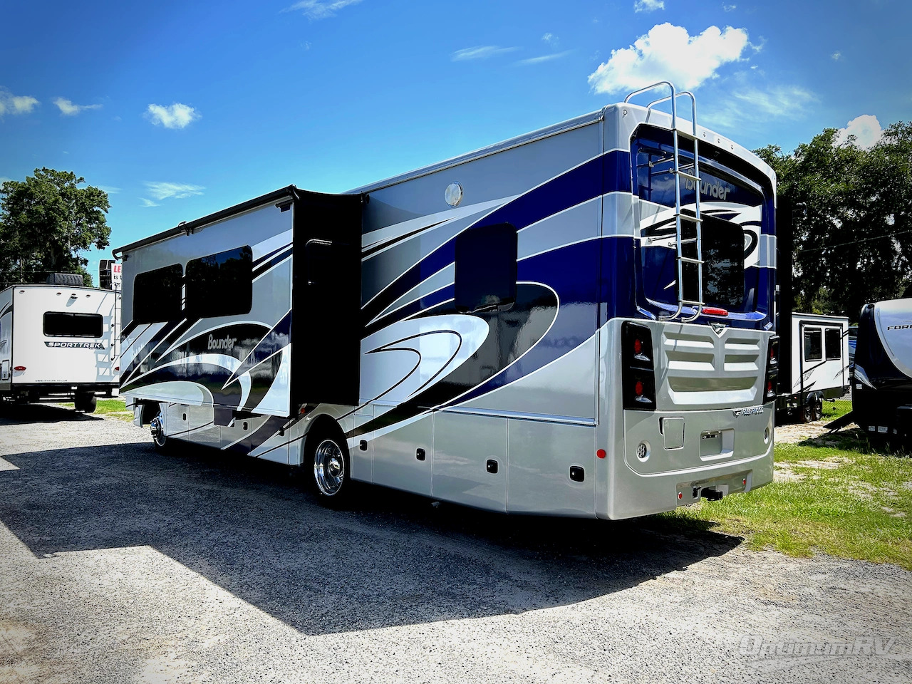 2022 Fleetwood bounder 33c