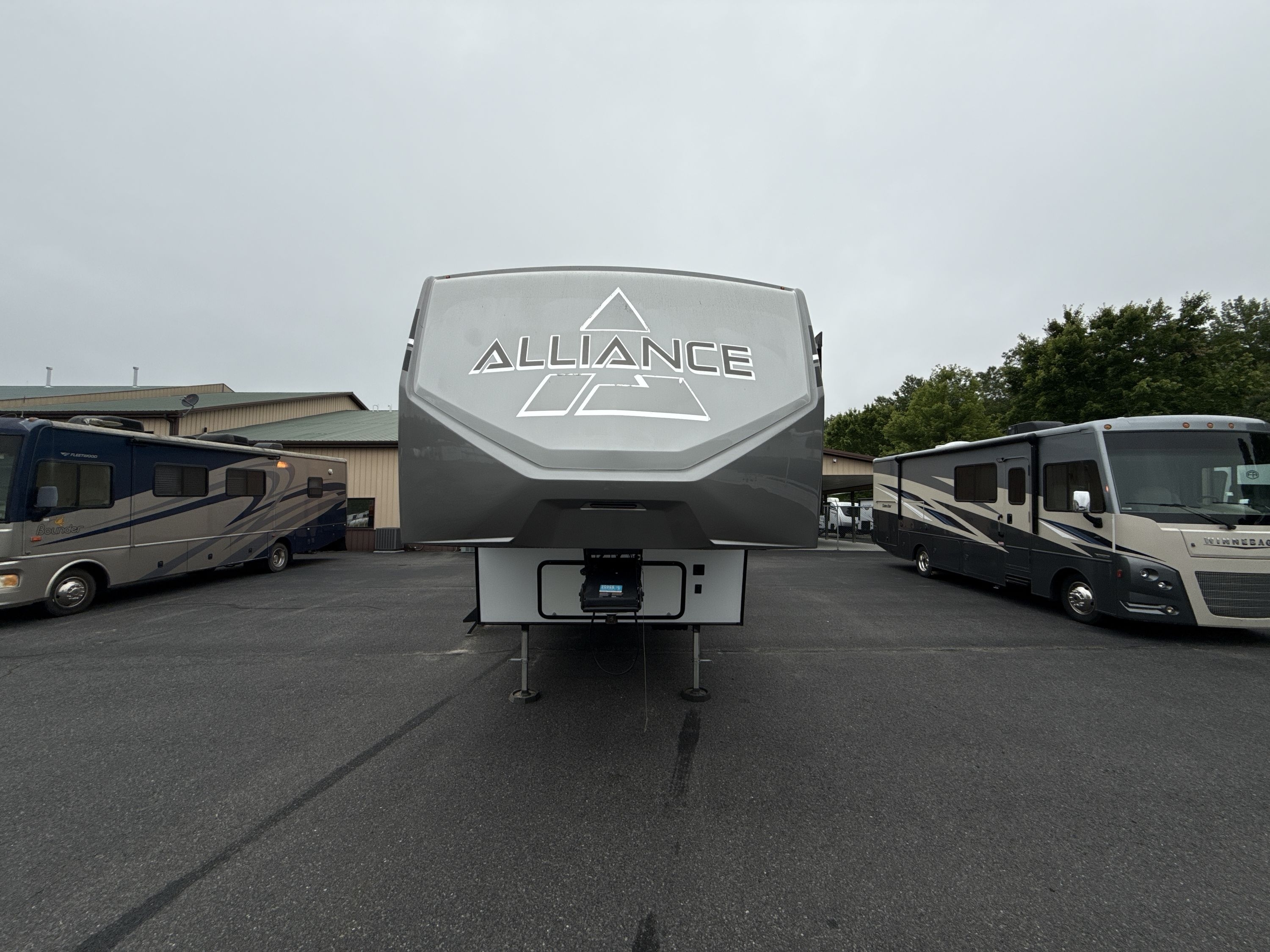 Gypsy&sons 「MELTON RVS VERSITY JK」 Used 2021 Forest River RV Rockwood High Wall Series HW296