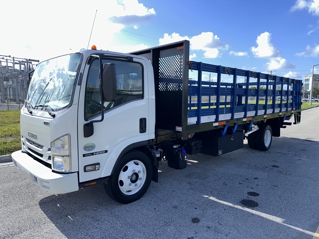 2017 ISUZU NRR in Miami, FL