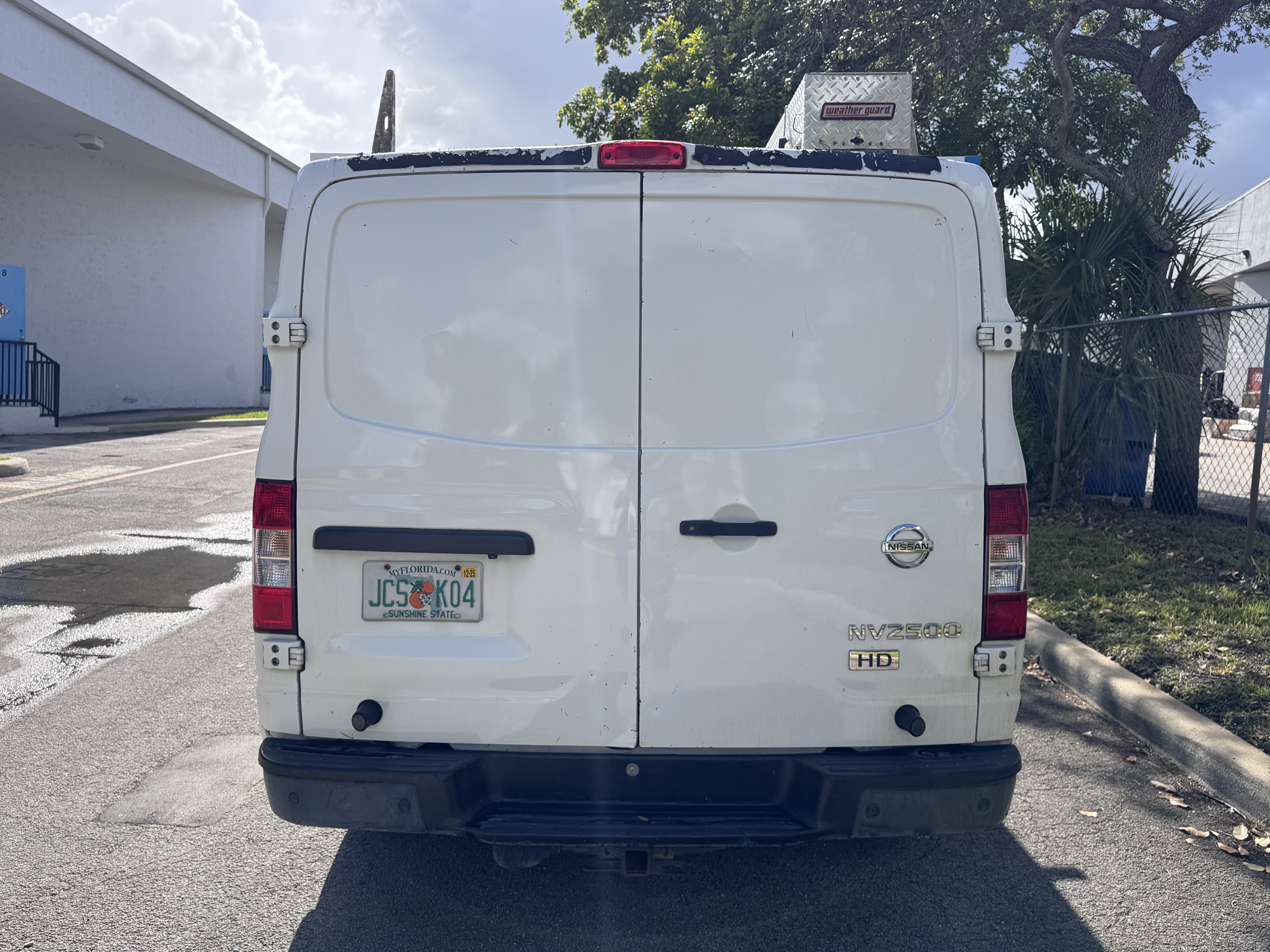 2016 Nissan NV2500 Cargo SV photo 3