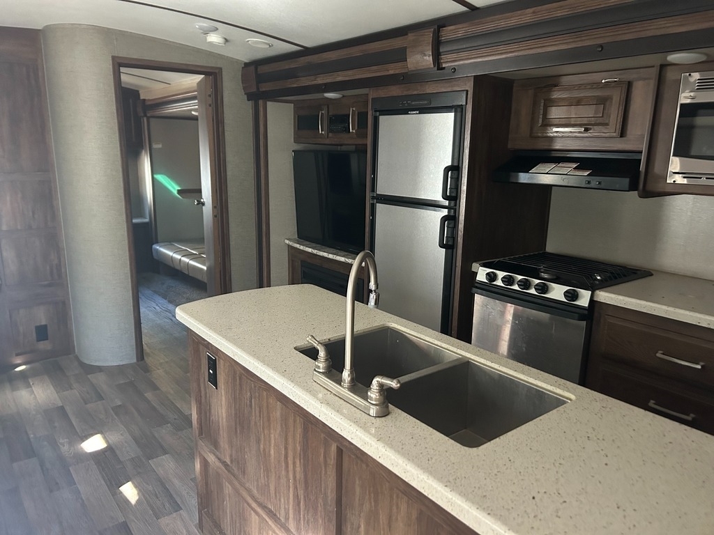 2018 Keystone RV cougar 34tsb