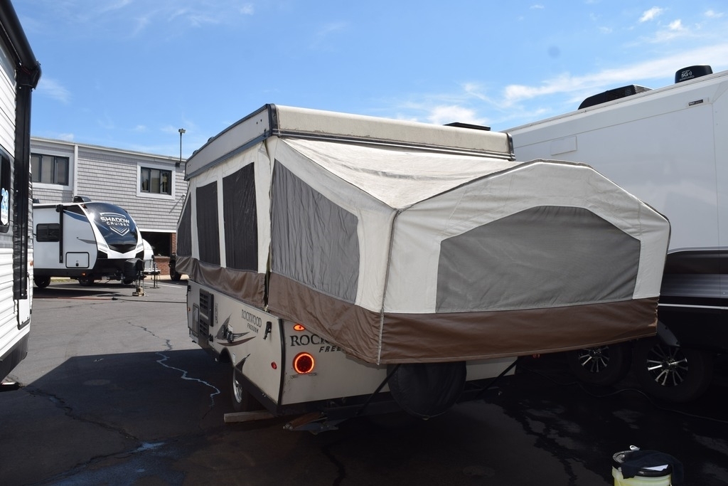 2019 Forest River rockwood 2280