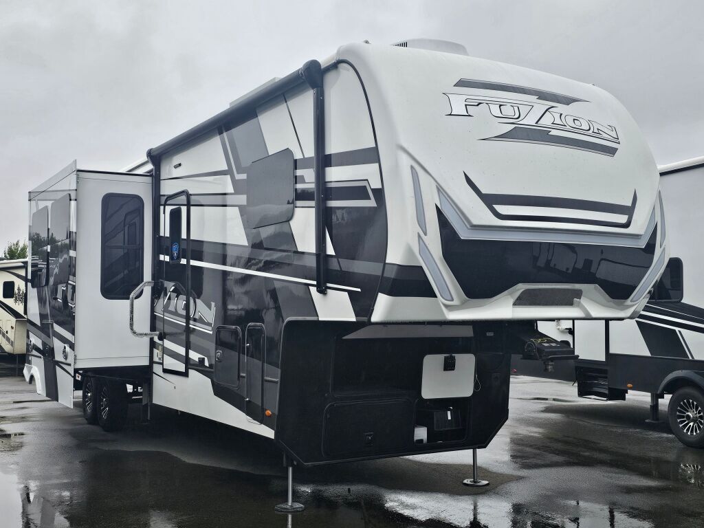 2025 Keystone RV fuzion 373