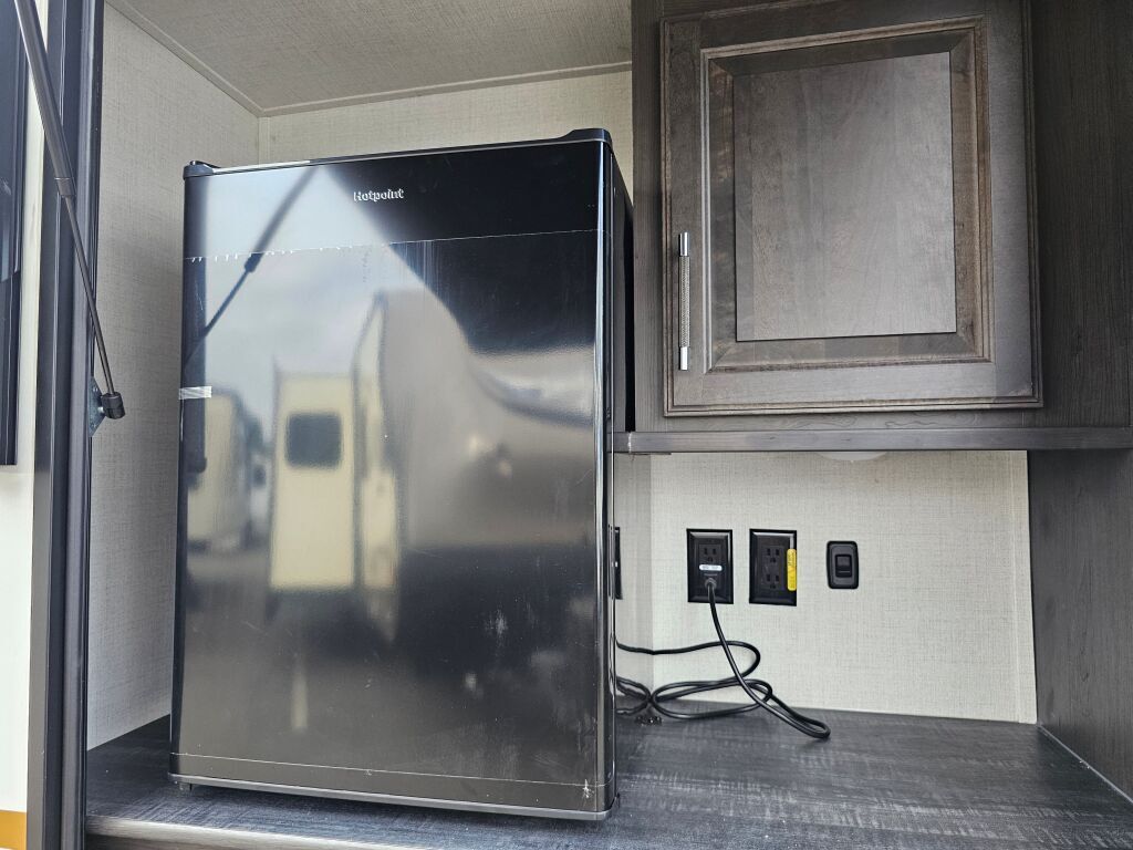 2025 Keystone RV avalanche 338gk