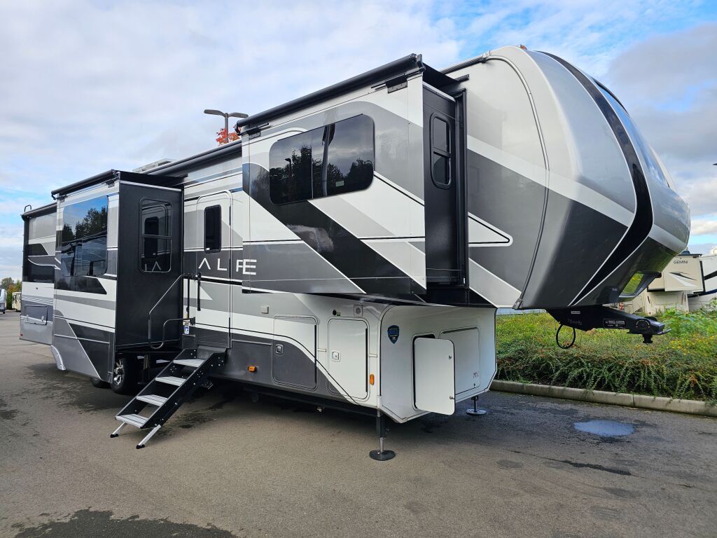 2025 Keystone RV