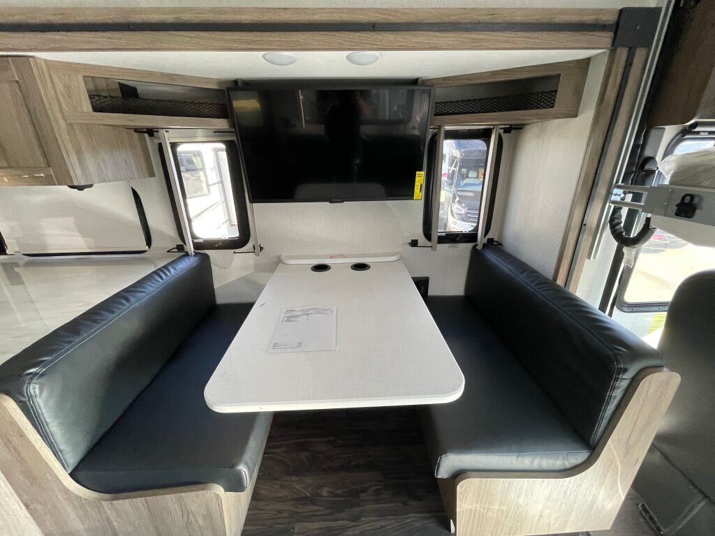 2024 Winnebago vista 31b