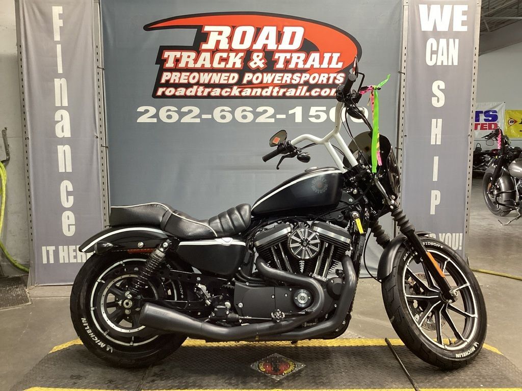 883 2019 Harley-Davidson Sportster Iron 883 Motorcycle Rental in