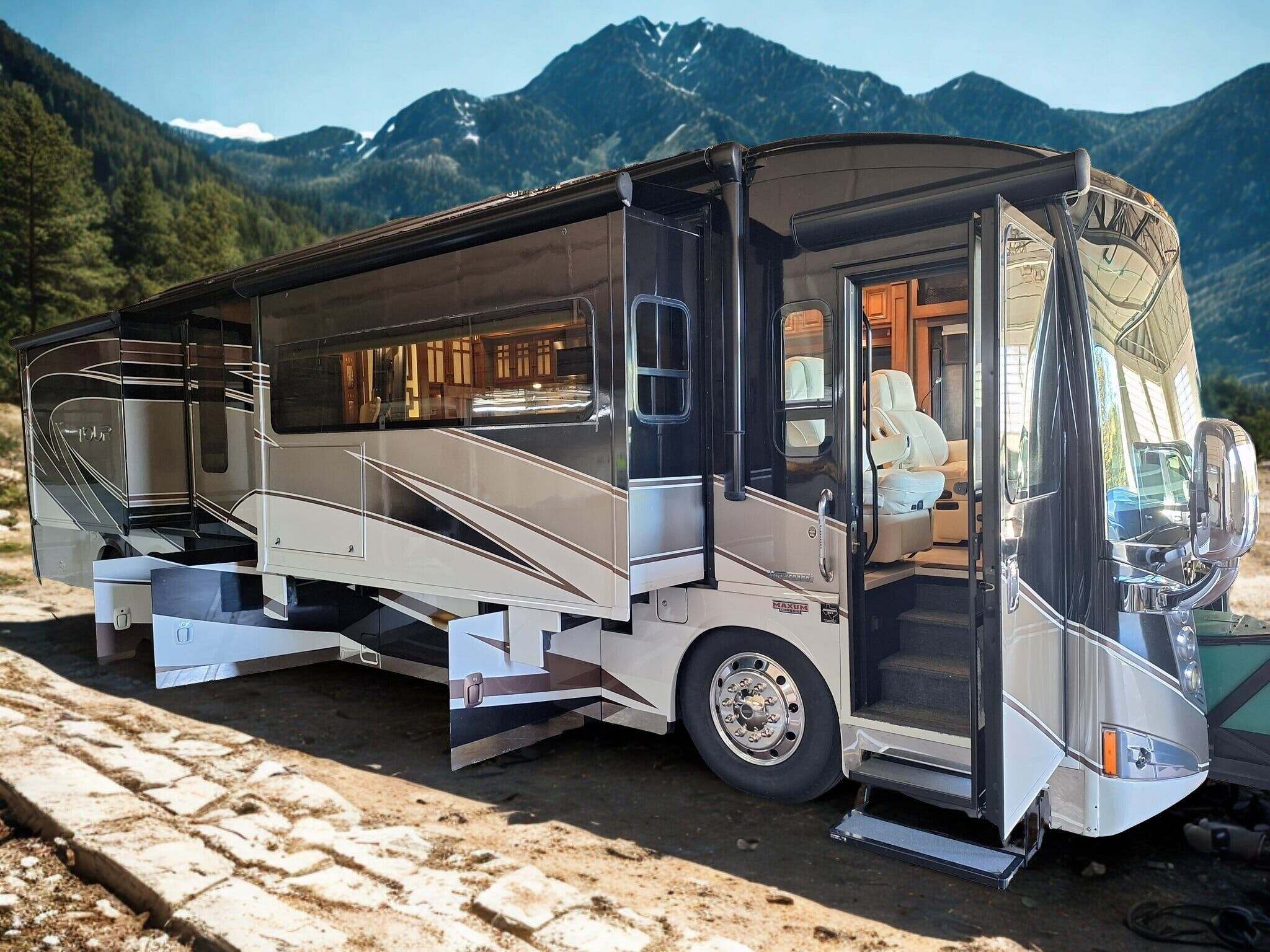 2016 Winnebago tour 42hd