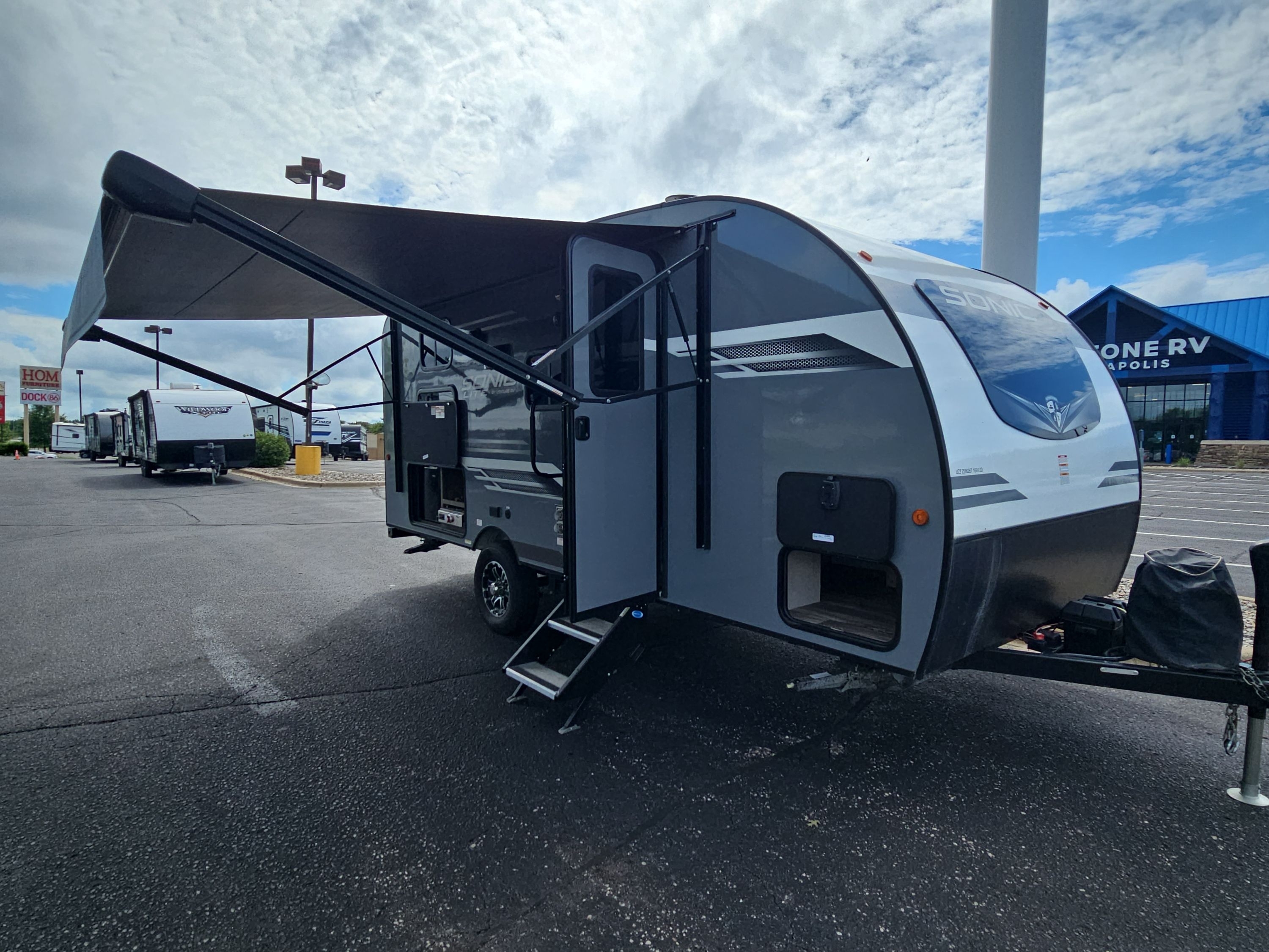 2023 Venture sonic 169vud