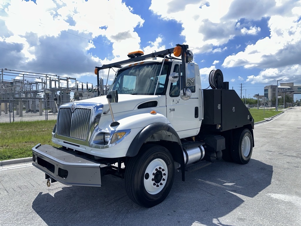2006 INTERNATIONAL 7600 in Miami, FL