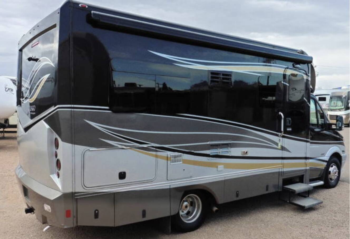 A photo of this 2014 Renegade Villagio 25RBS