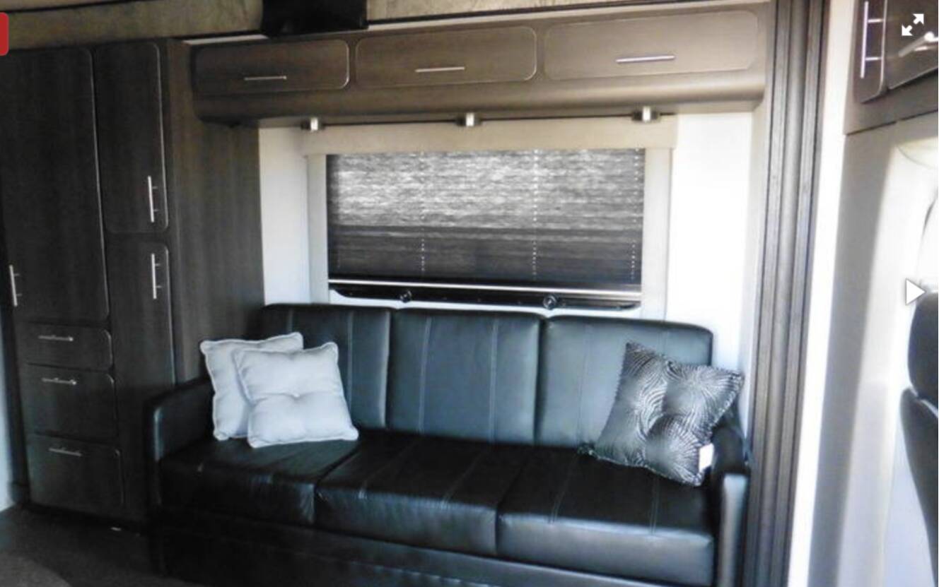 A photo of this 2014 Renegade Villagio 25RBS