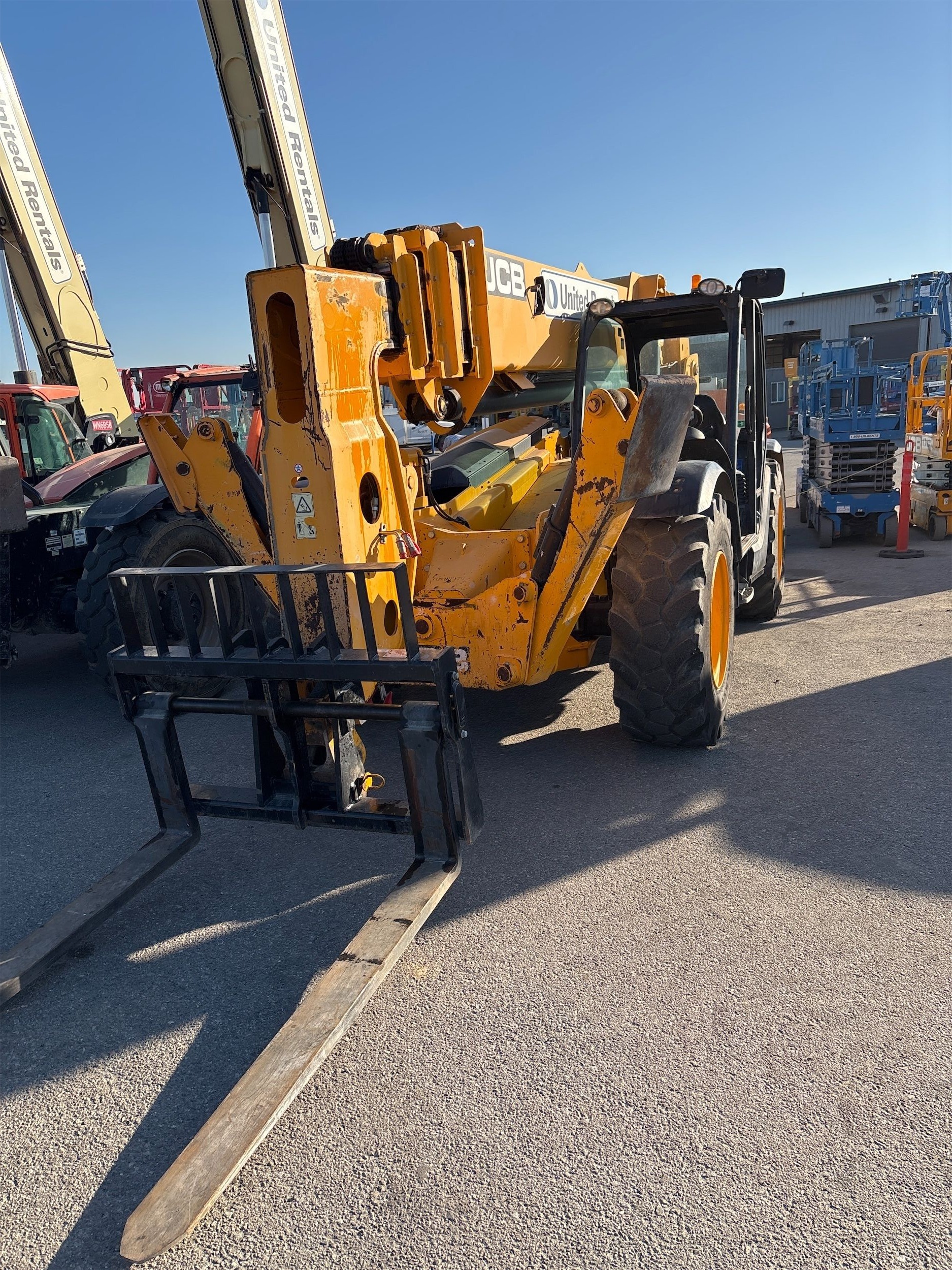 2018 JCB 512-56 S Forklift in Bakersfield, CA