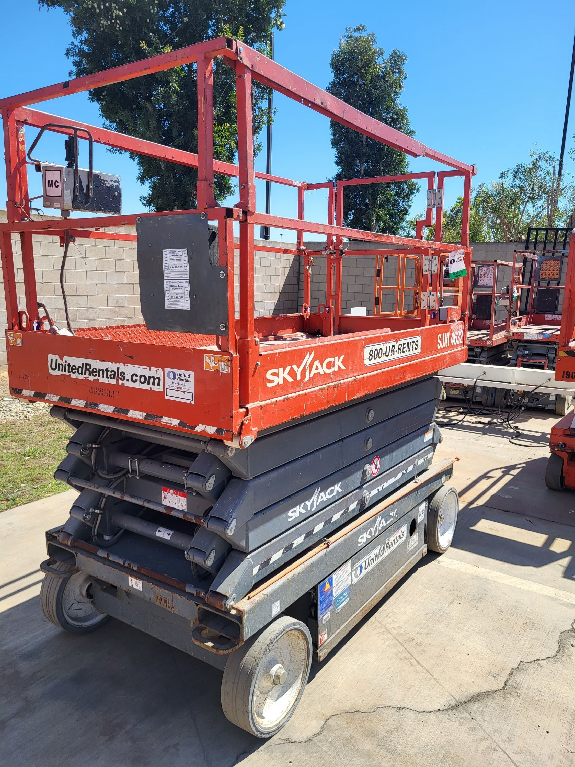 2018 SKYJACK SJIII4632 Scissor Lift in Bakersfield, CA