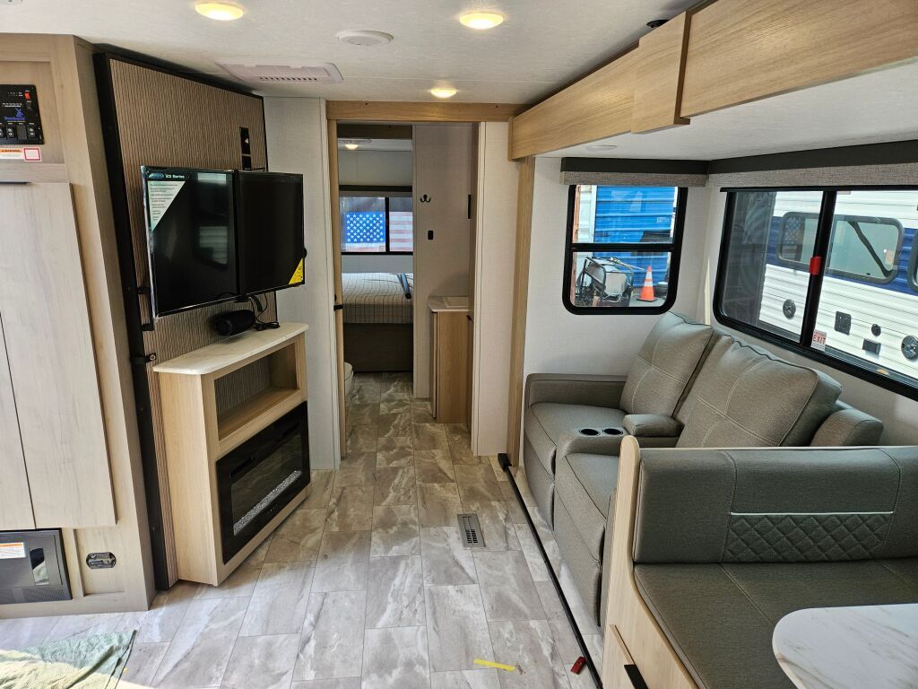 2025 Dutchmen RV kodiak 2921fkds