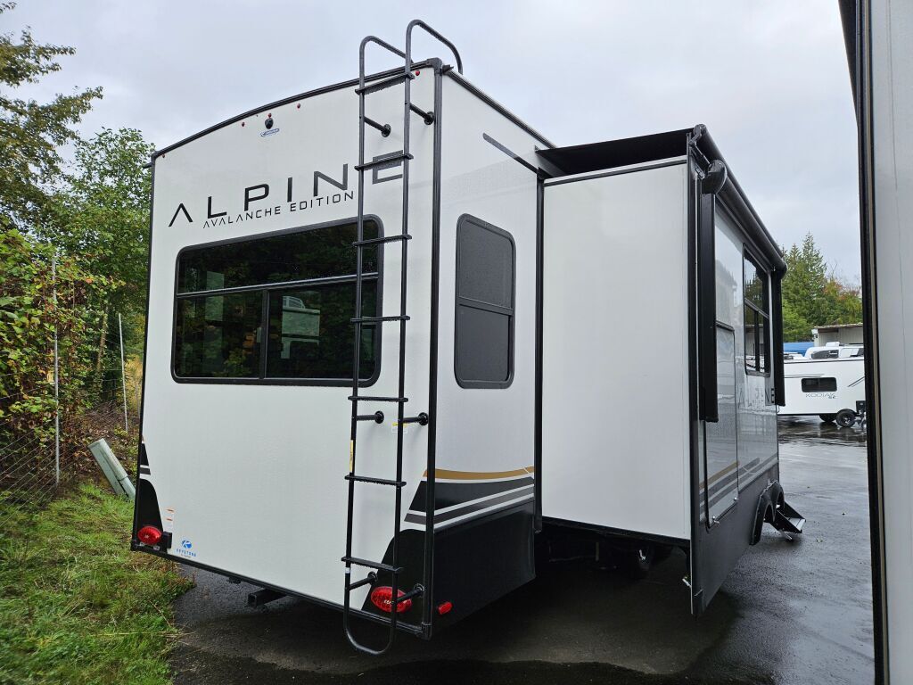 2025 Keystone RV avalanche 338gk