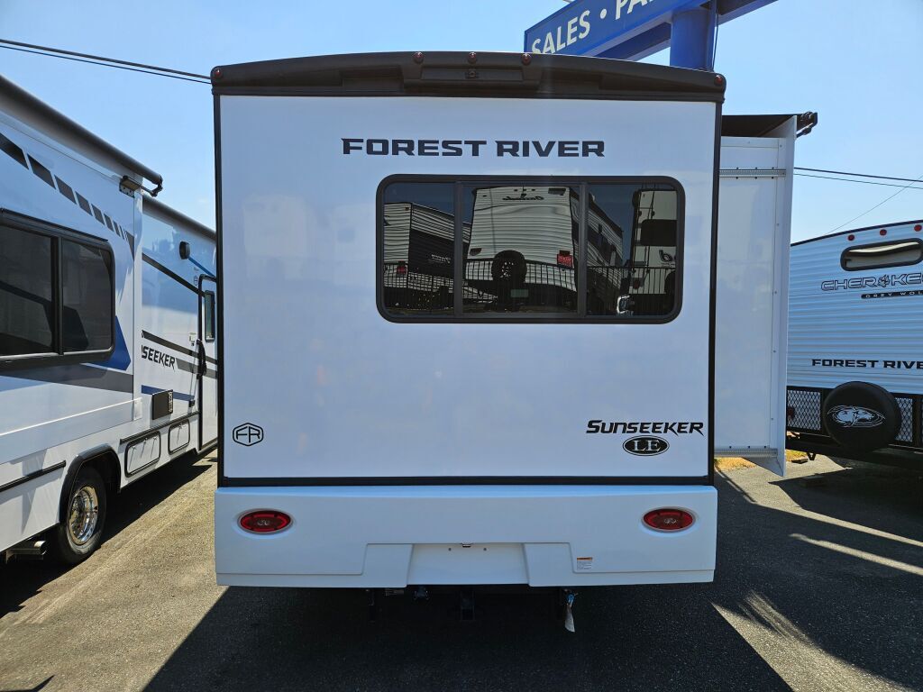 2026 Forest River sunseeker 3250dsle