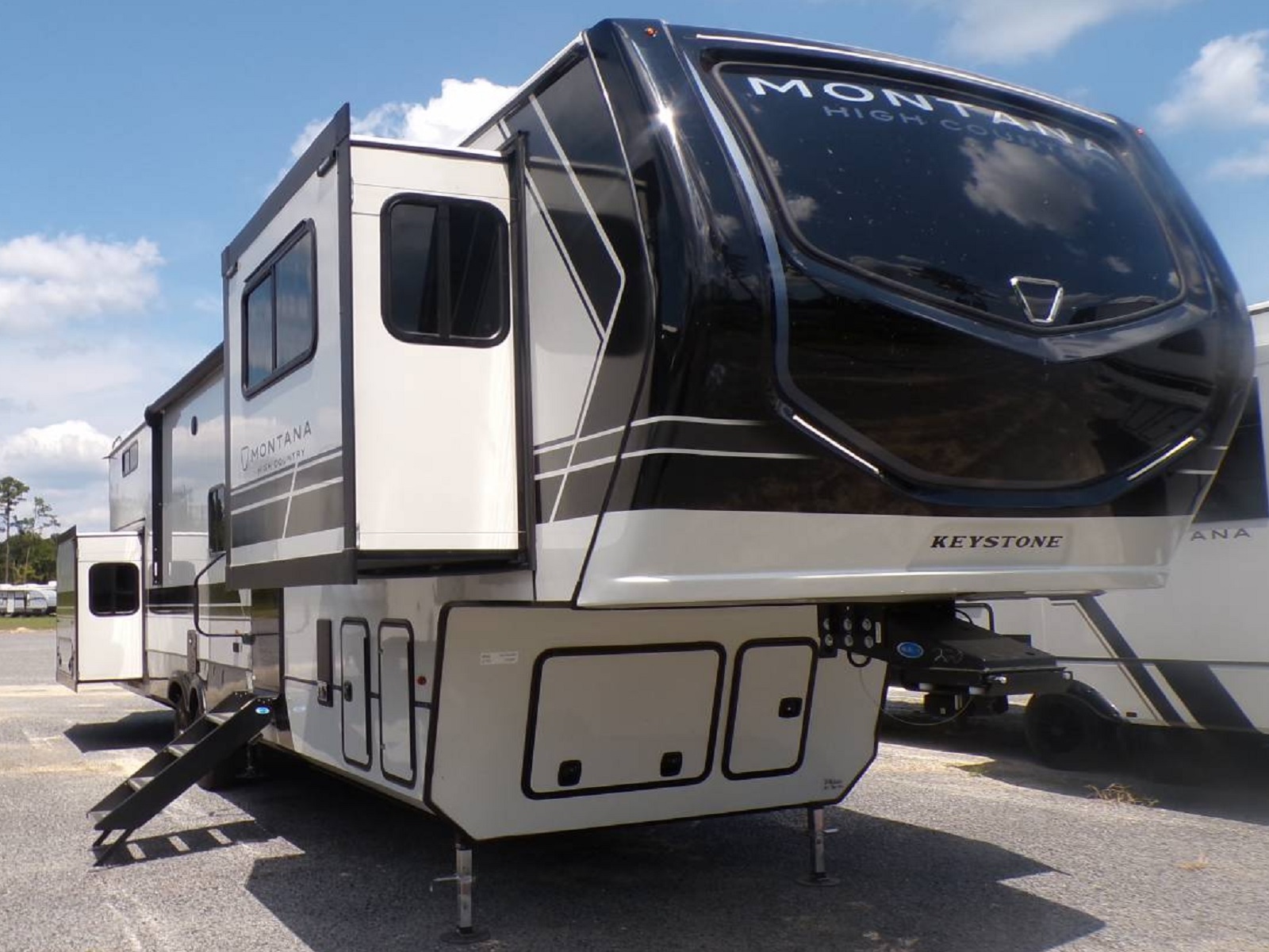 2026 Keystone Montana High Country 377FL RV