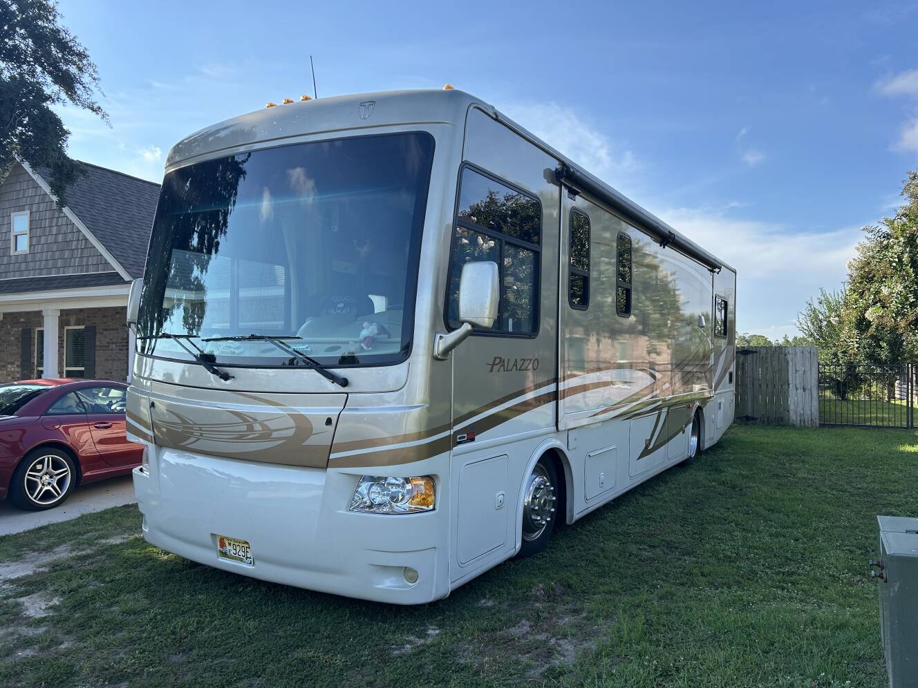 A photo of this 2013 Thor Motor Coach PALAZZO 33 2