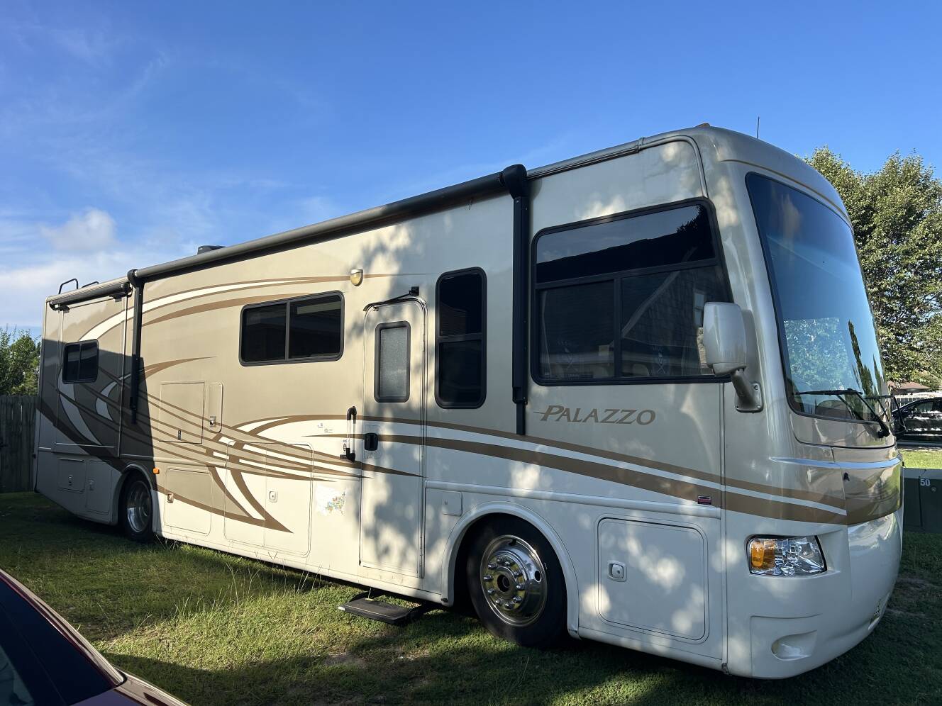A photo of this 2013 Thor Motor Coach PALAZZO 33 2