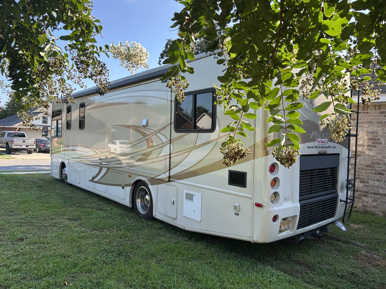 A photo of this 2013 Thor Motor Coach PALAZZO 33 2