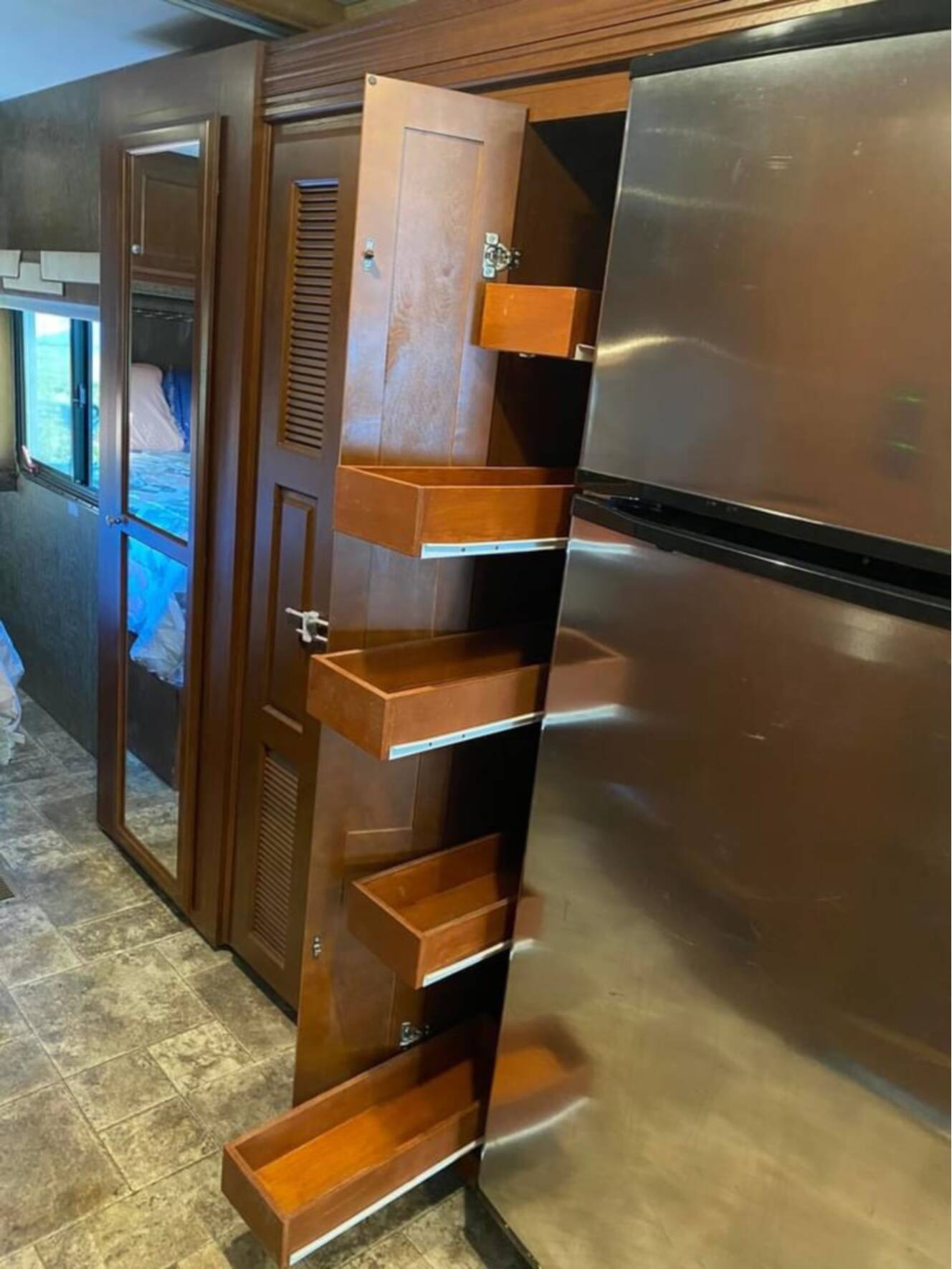 A photo of this 2013 Thor Motor Coach PALAZZO 33 2