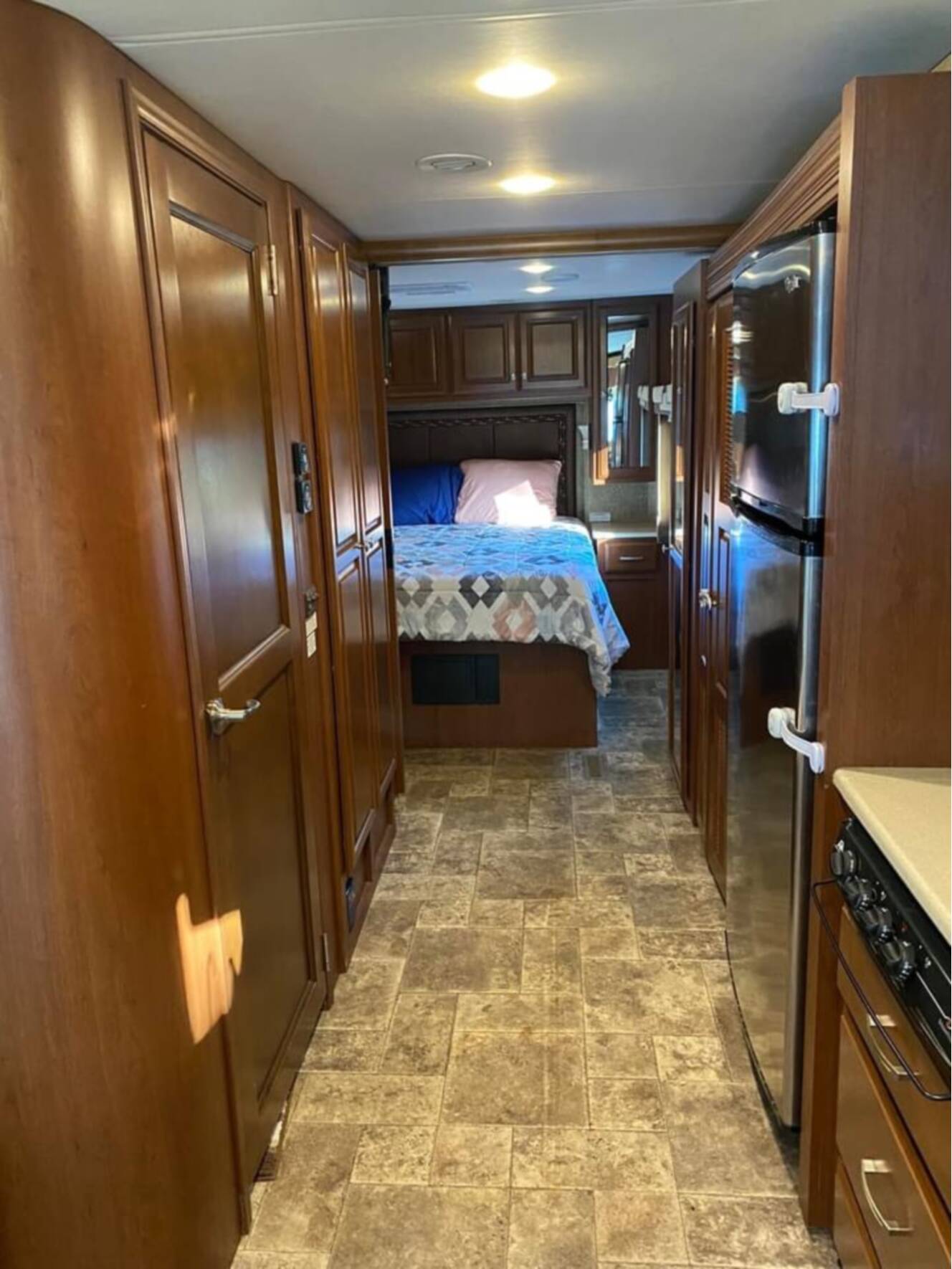A photo of this 2013 Thor Motor Coach PALAZZO 33 2