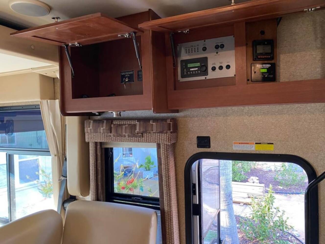 A photo of this 2013 Thor Motor Coach PALAZZO 33 2