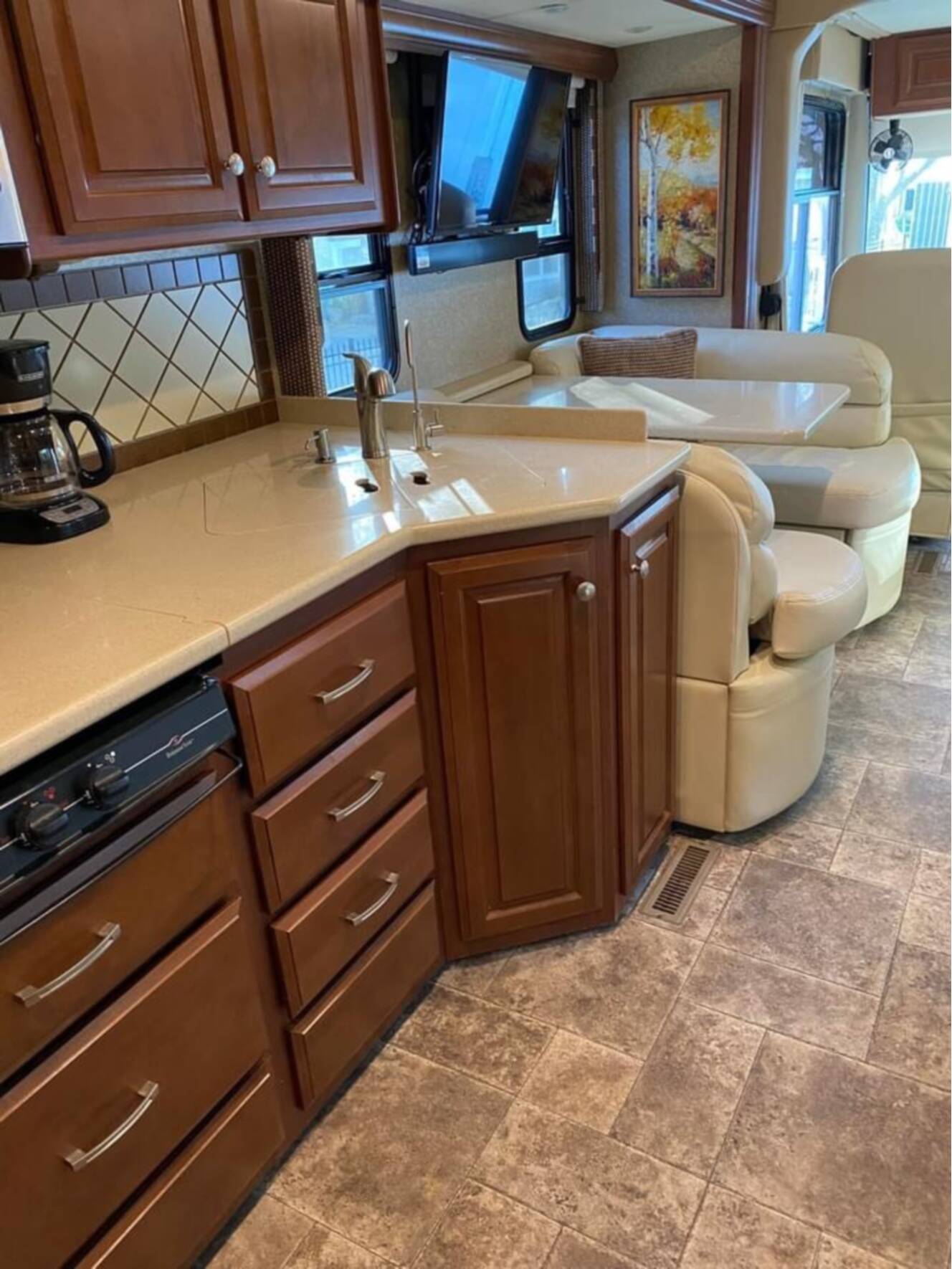 A photo of this 2013 Thor Motor Coach PALAZZO 33 2
