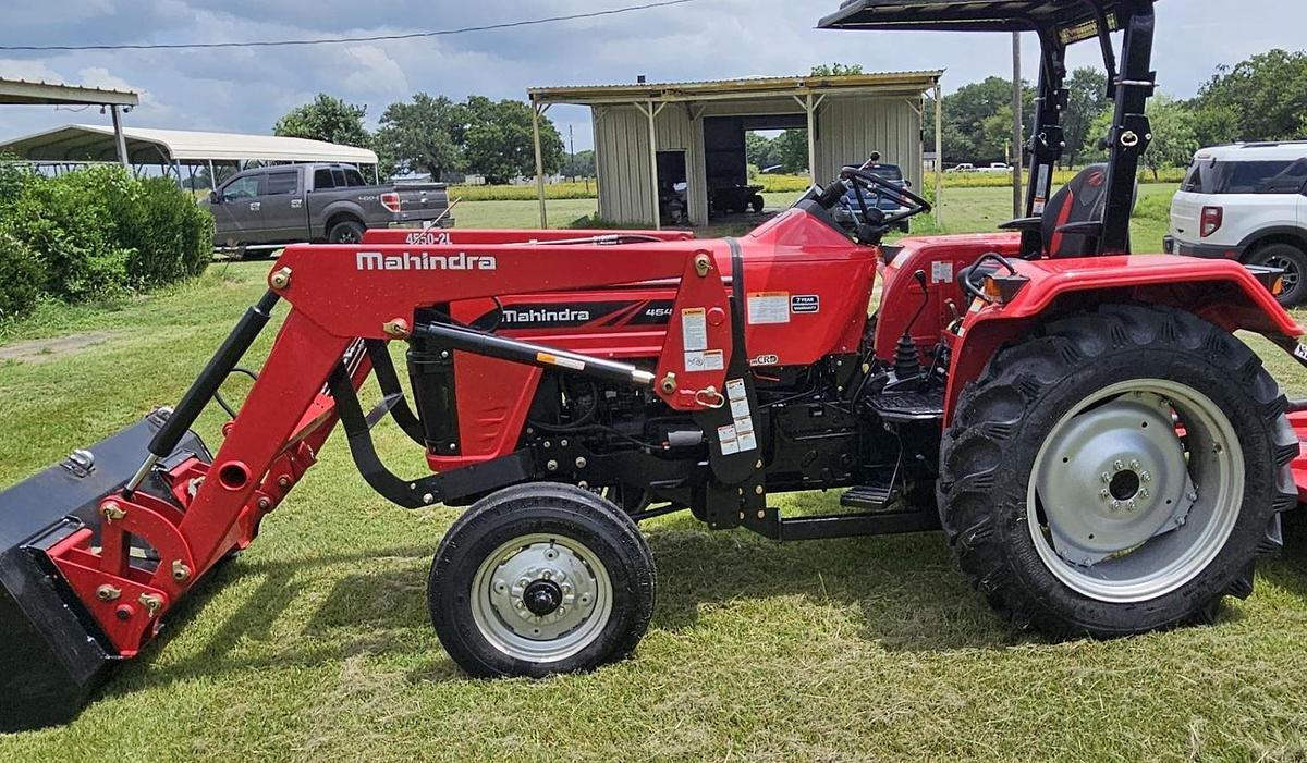 2021 MAHINDRA 4540 in Purdon, TX