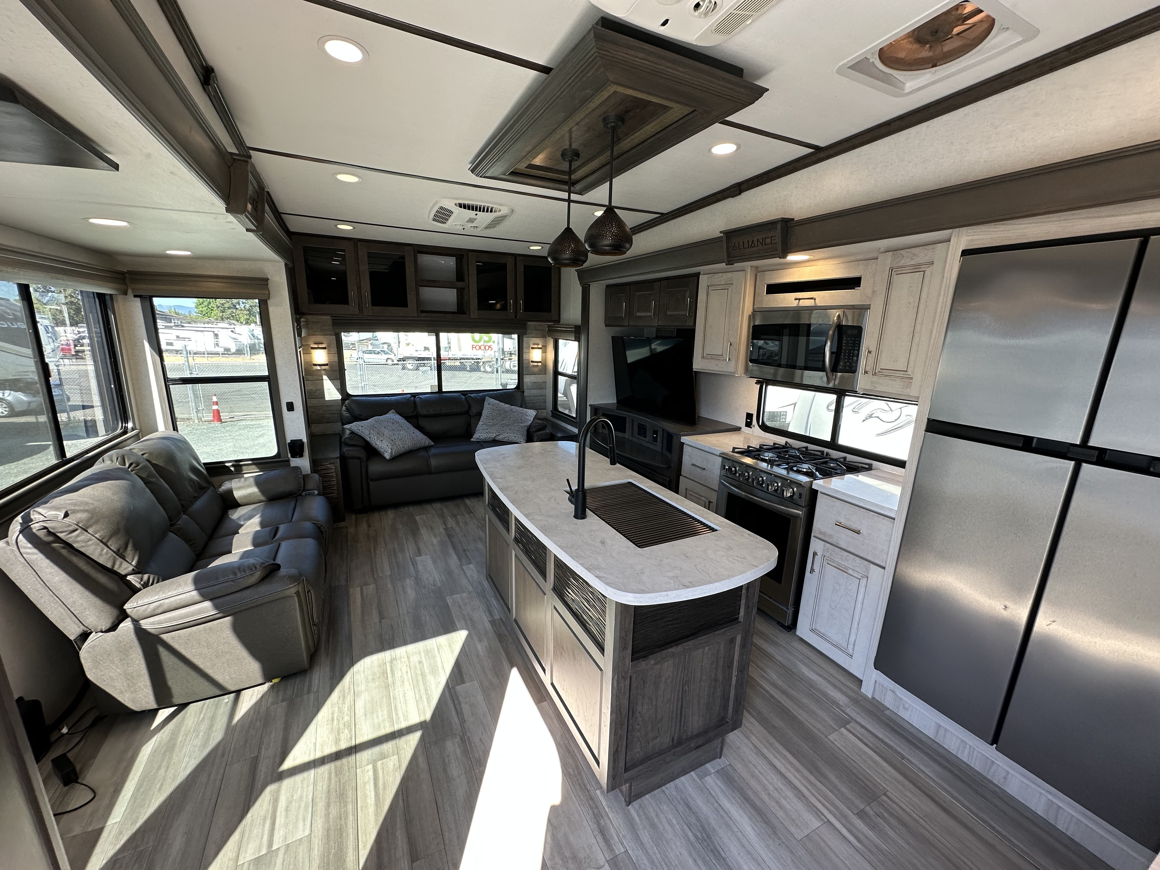 2022 Alliance Rv paradigm 310rl