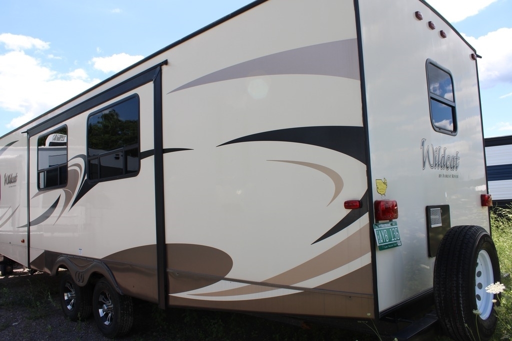 2017 Forest River wildcat 322tbi