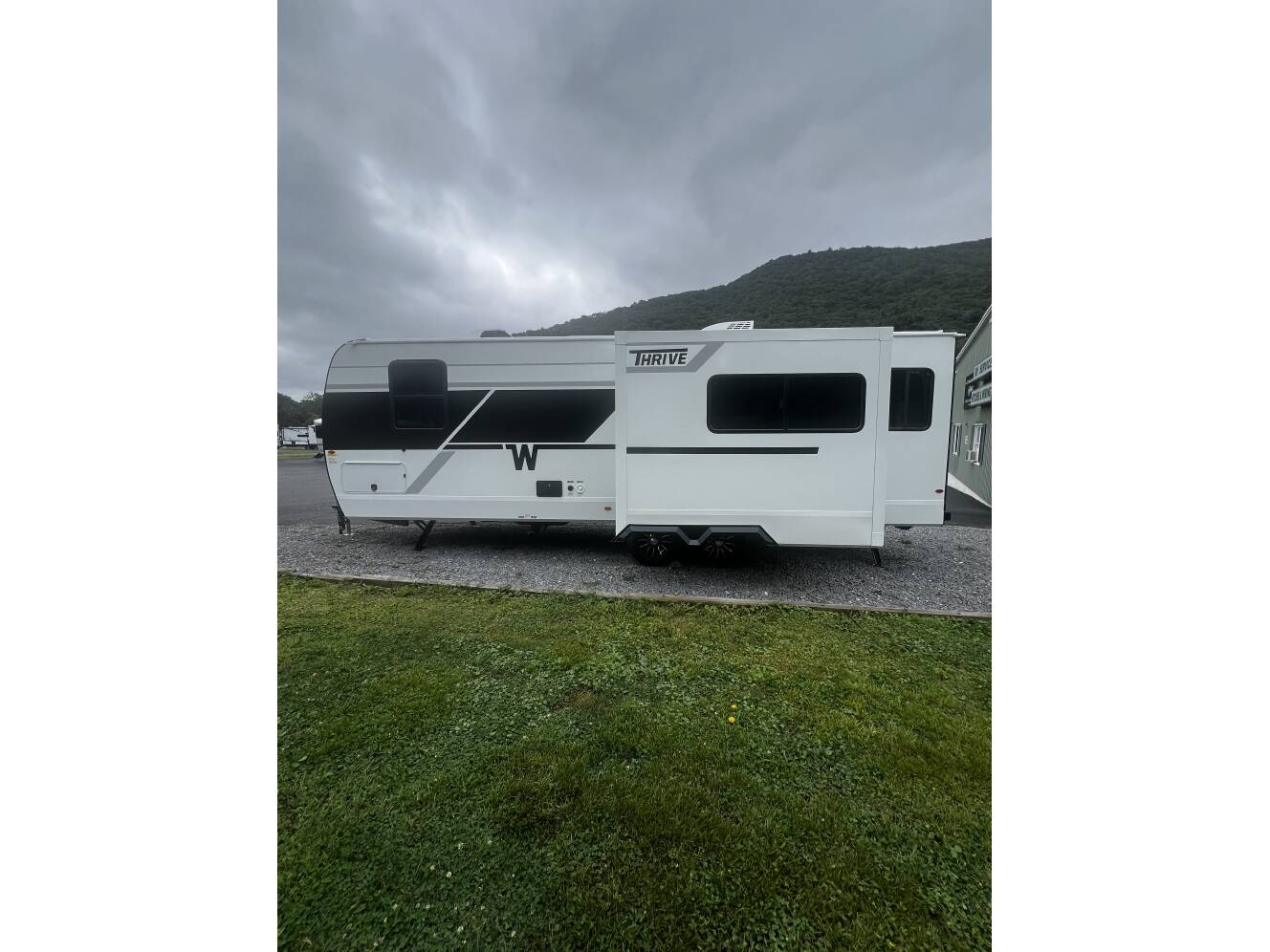 A photo of this 2026 Winnebago THRIVE 25RLS