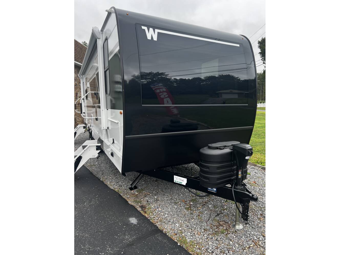 A photo of this 2026 Winnebago THRIVE 25RLS